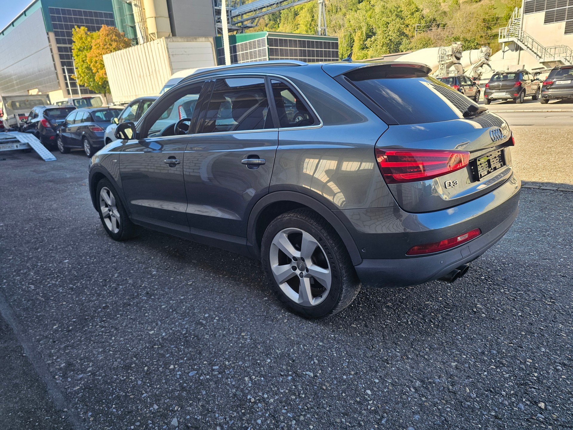 AUDI Q3 2.0 TFSI quattro S-tronic-image-5