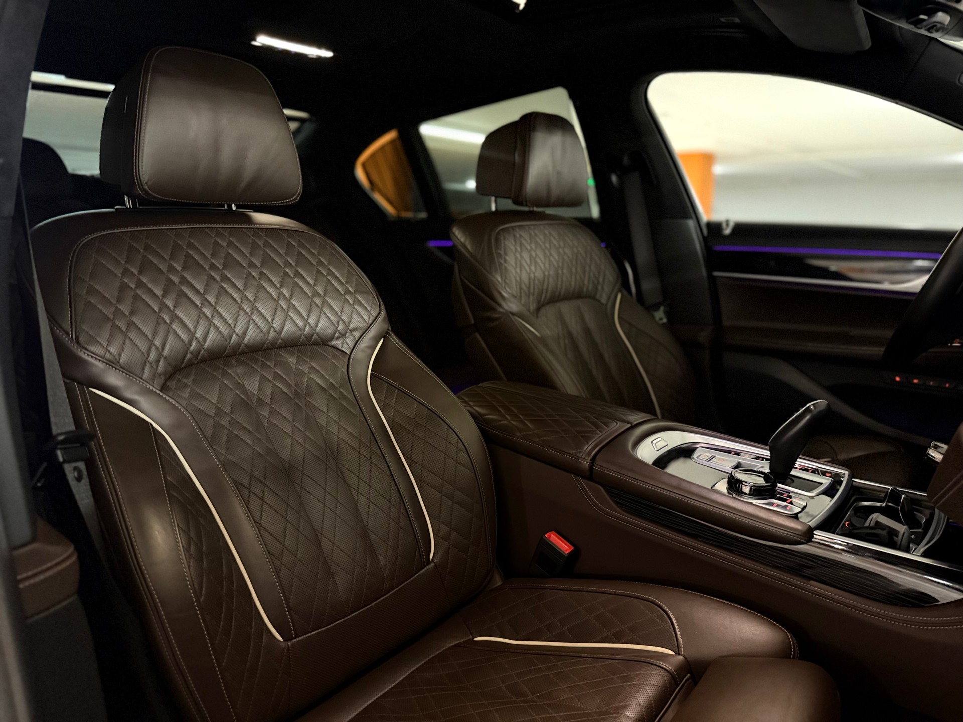 BMW 740d xDrive Steptronic-image-16