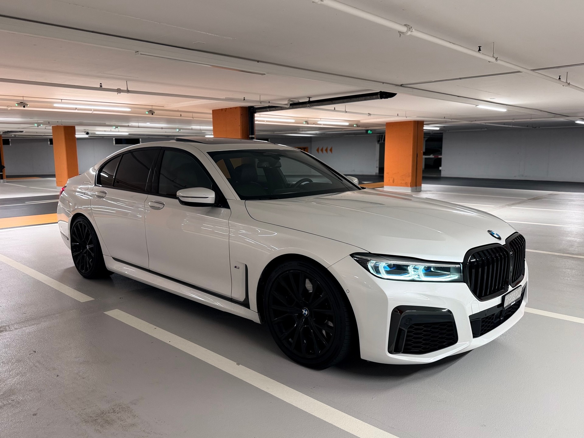 BMW 740d xDrive Steptronic-image-2