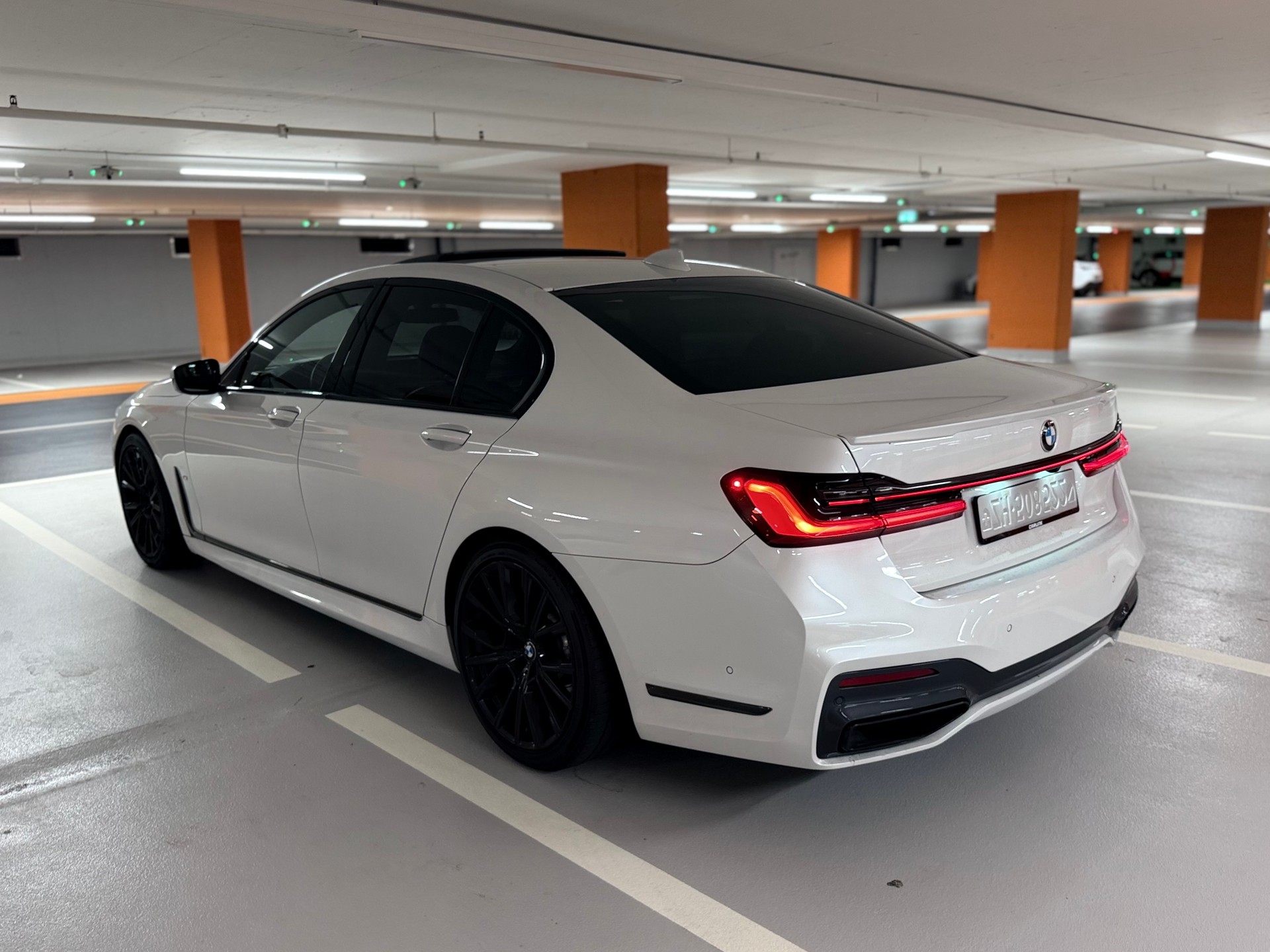 BMW 740d xDrive Steptronic-image-5