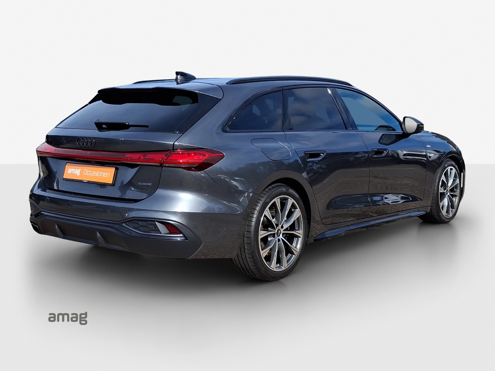 AUDI A5 Avant TDI quattro 150 kW S tronic-image-4