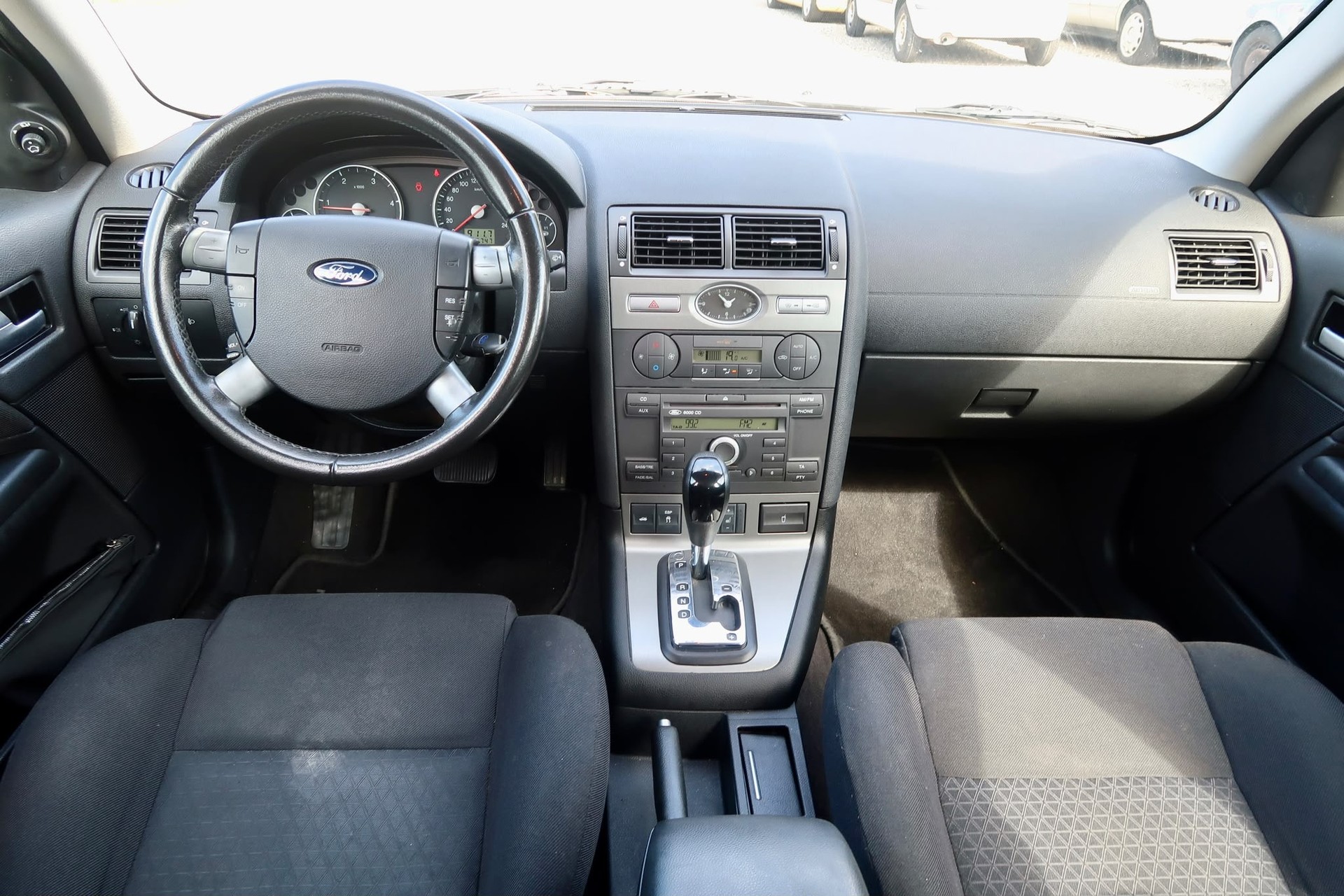 FORD Mondeo 2.0 TDCi 16V Executive-image-8