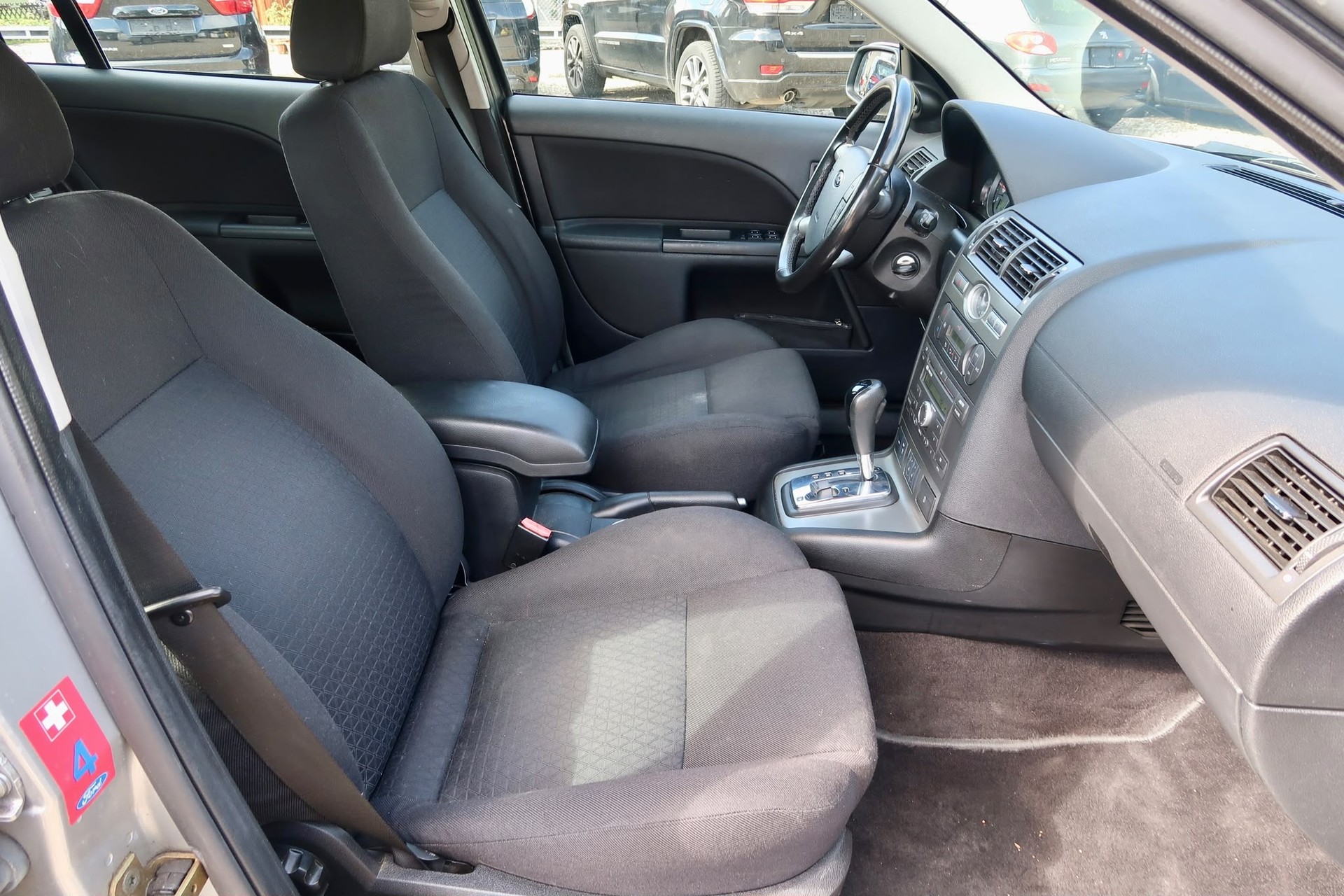 FORD Mondeo 2.0 TDCi 16V Executive-image-6