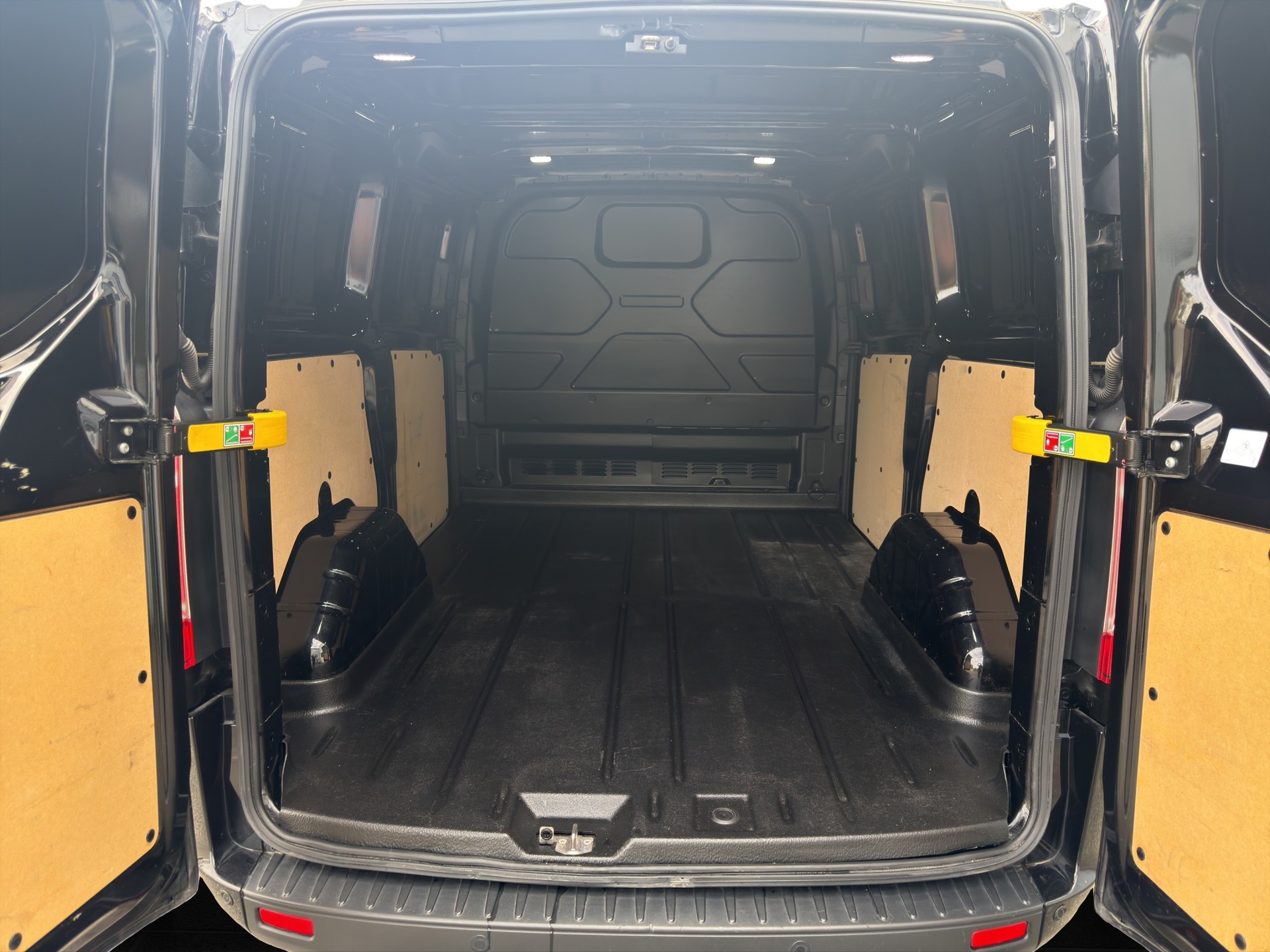 FORD Transit C Van 280 L1 2.0 TDCi 105 Trend-image-11