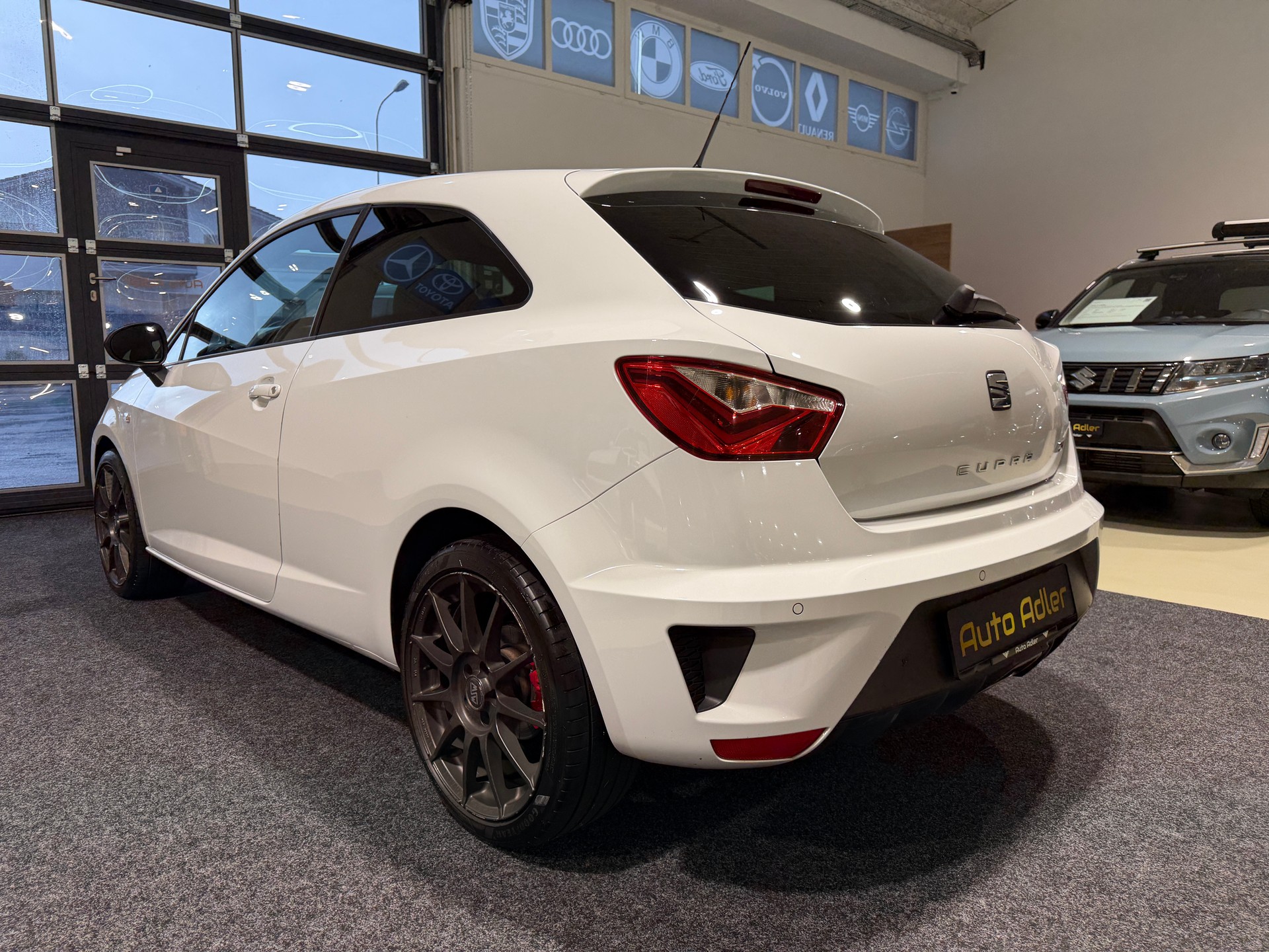 SEAT Ibiza SC 1.8 TSI Cupra-image-6