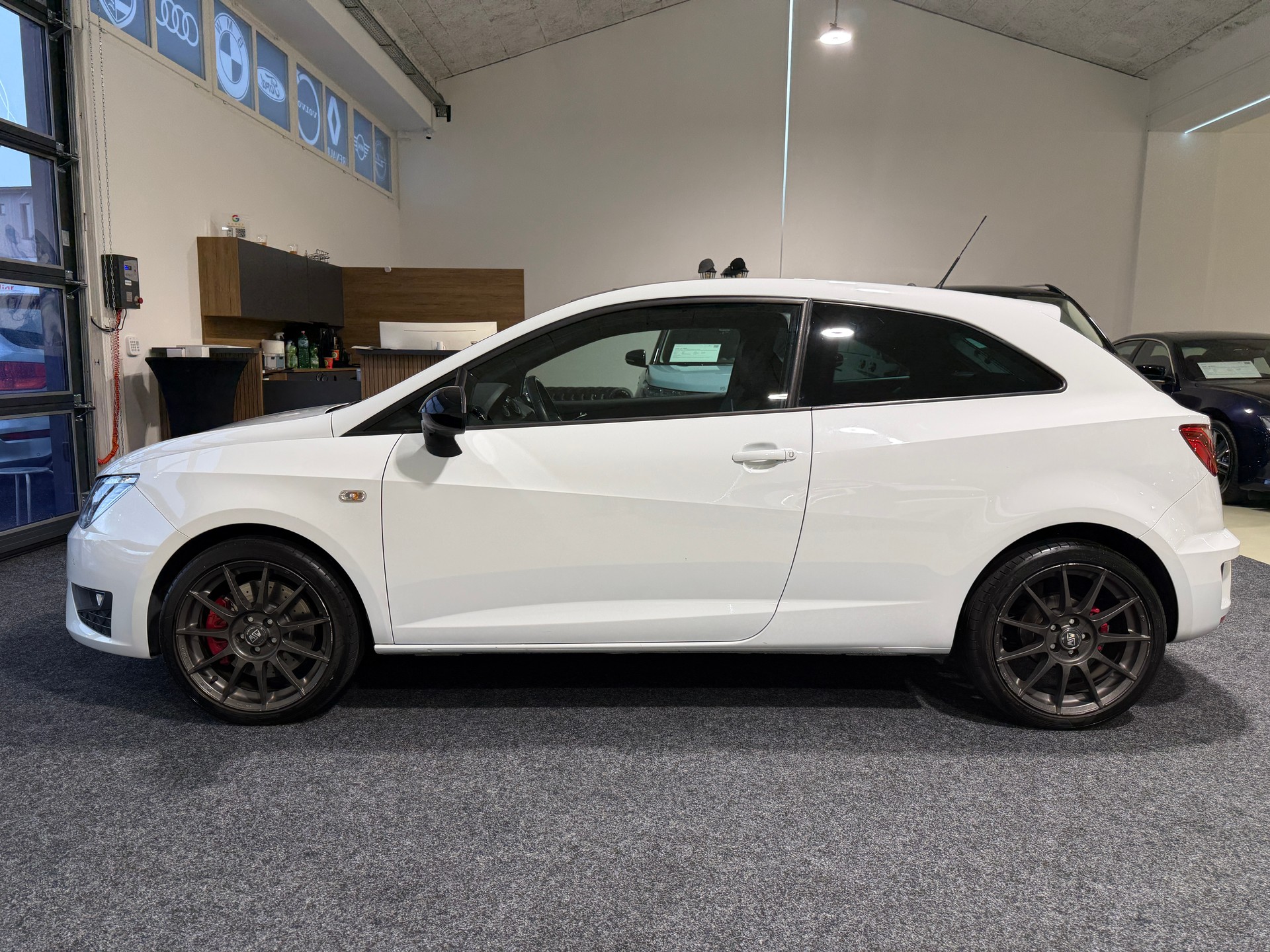 SEAT Ibiza SC 1.8 TSI Cupra-image-5