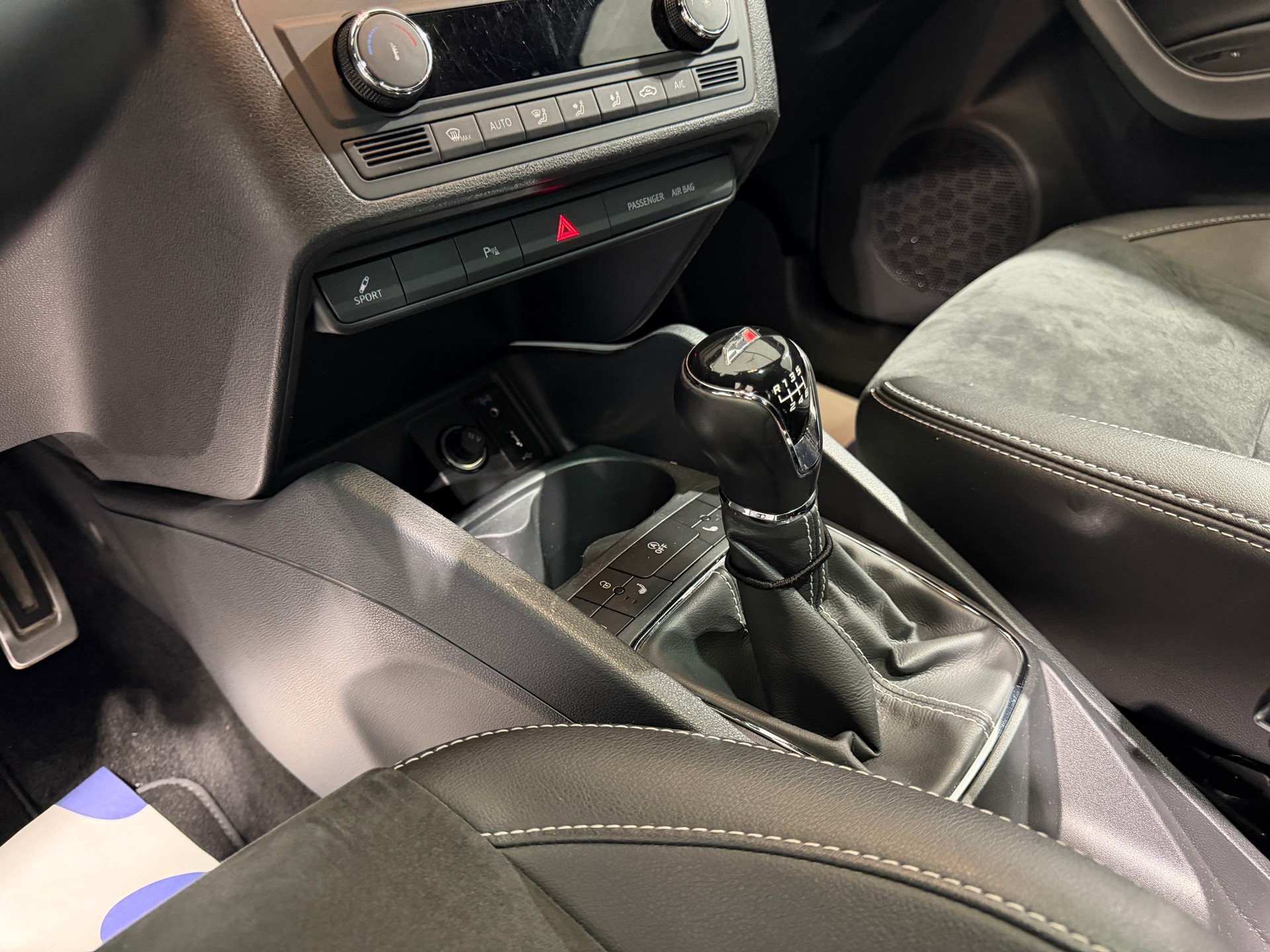 SEAT Ibiza SC 1.8 TSI Cupra-showroom-element-2