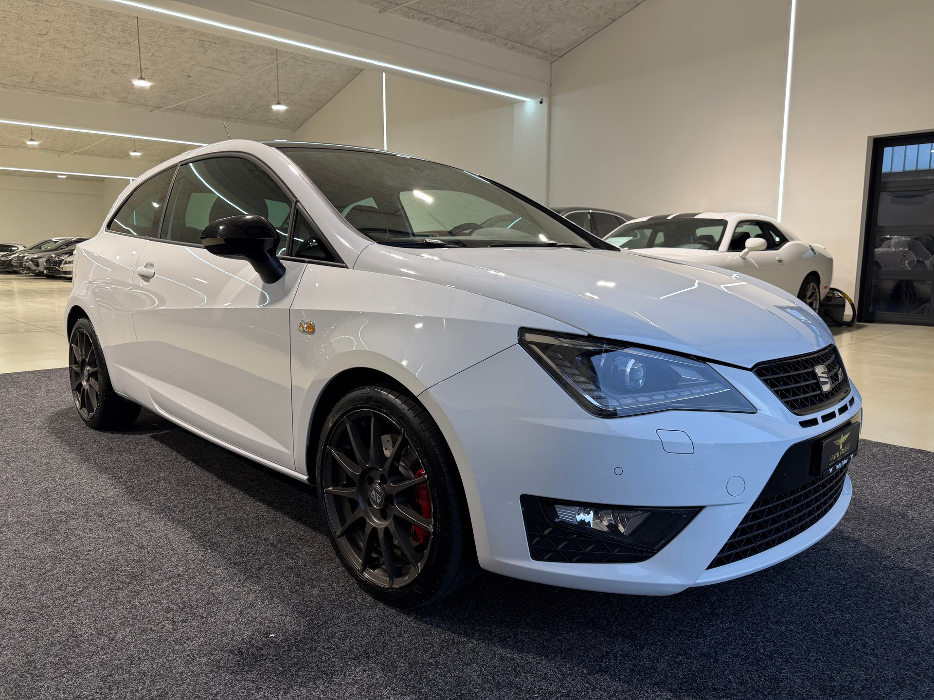 SEAT Ibiza SC 1.8 TSI Cupra-image-4