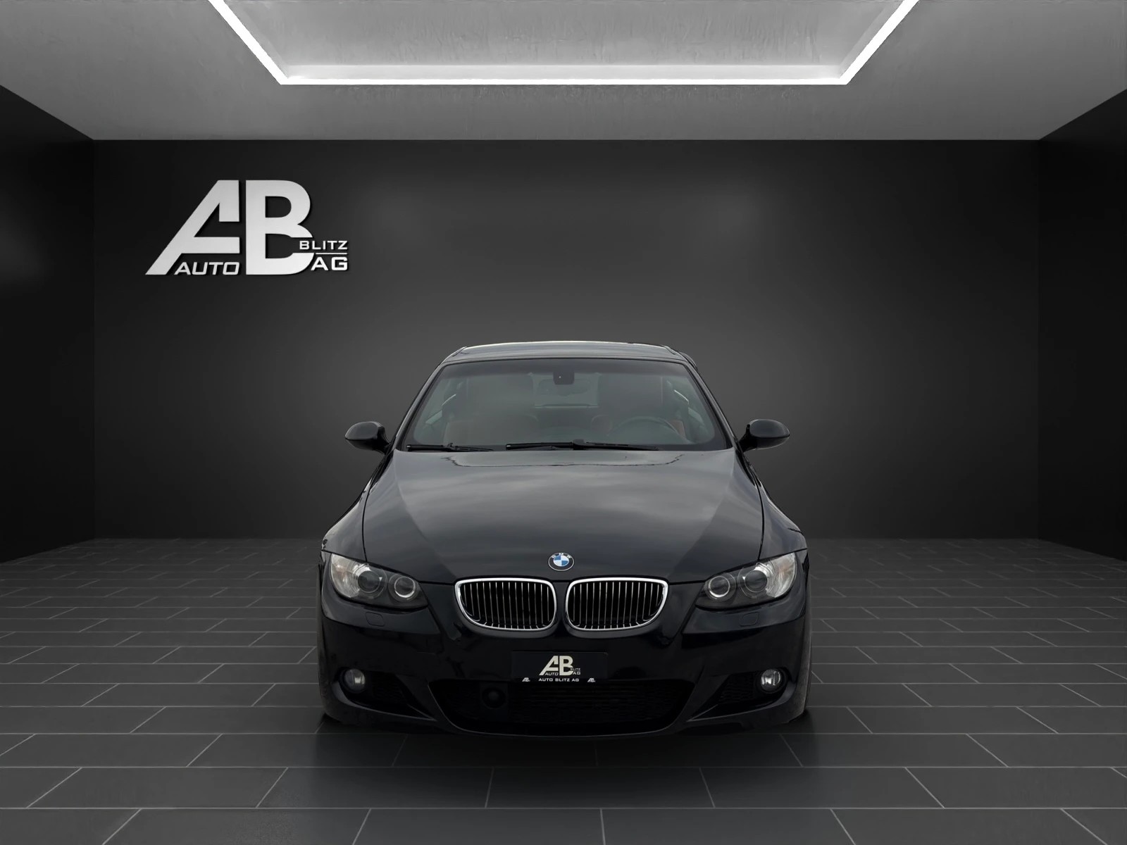 BMW 335i M-Sportpaket Cabriolet Steptronic mit 306 PS-image-0