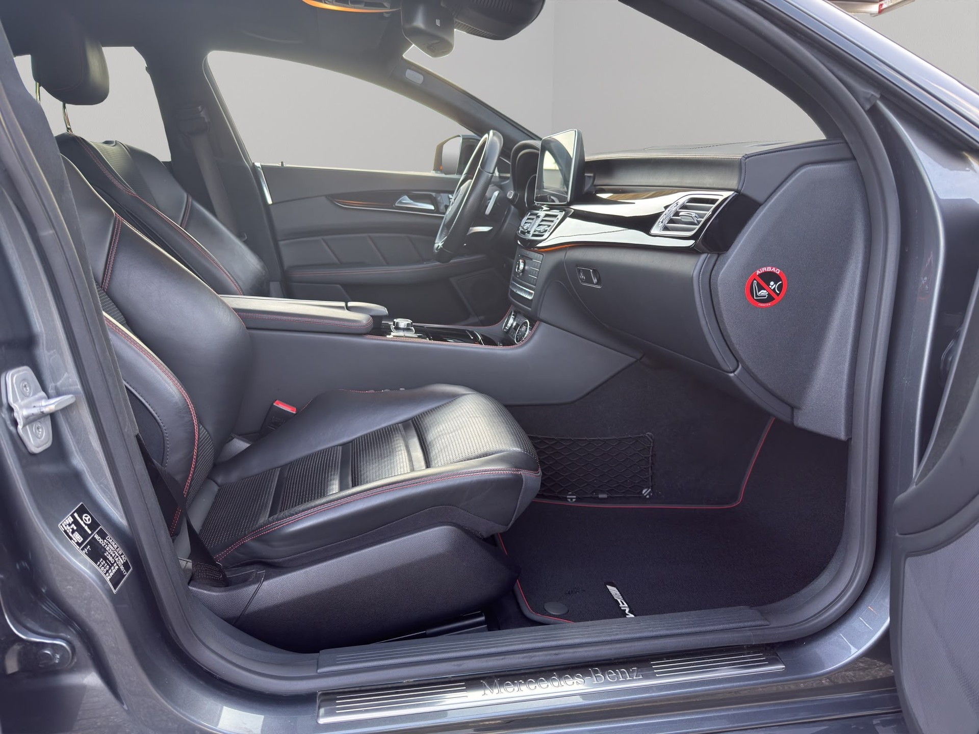 MERCEDES-BENZ CLS 350 d 4Matic 9G-Tronic-image-13