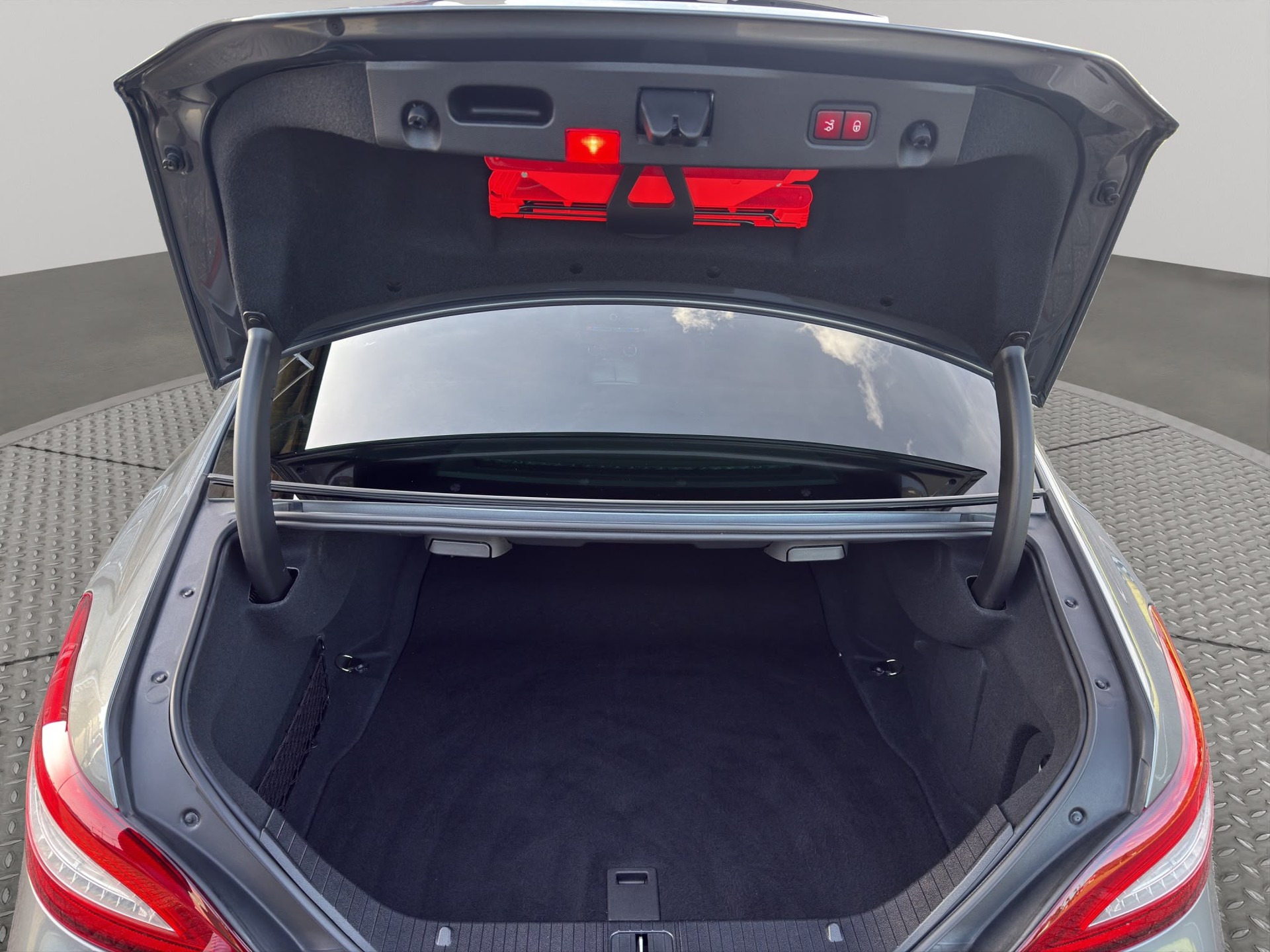 MERCEDES-BENZ CLS 350 d 4Matic 9G-Tronic-image-11