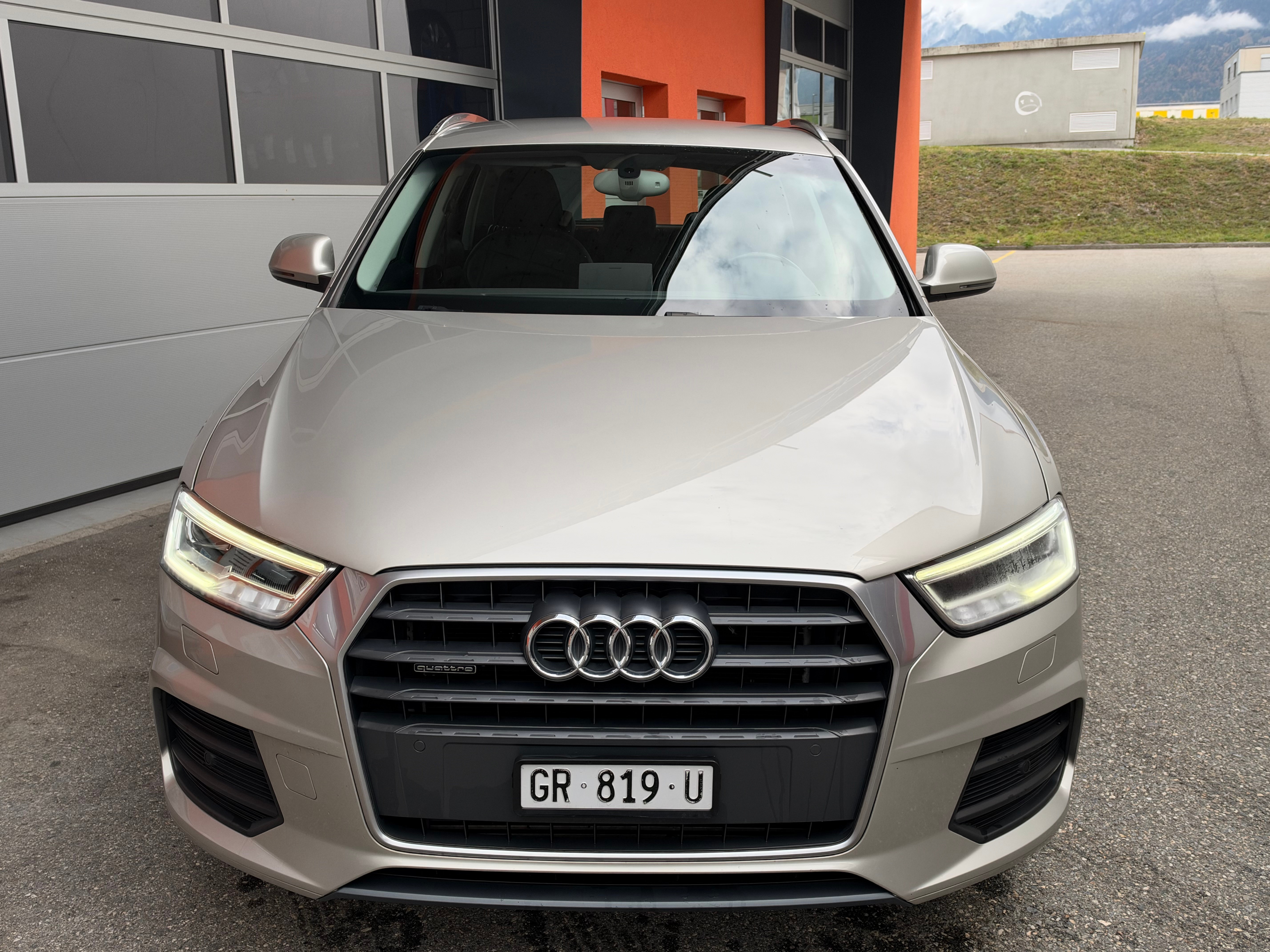 Car photo
