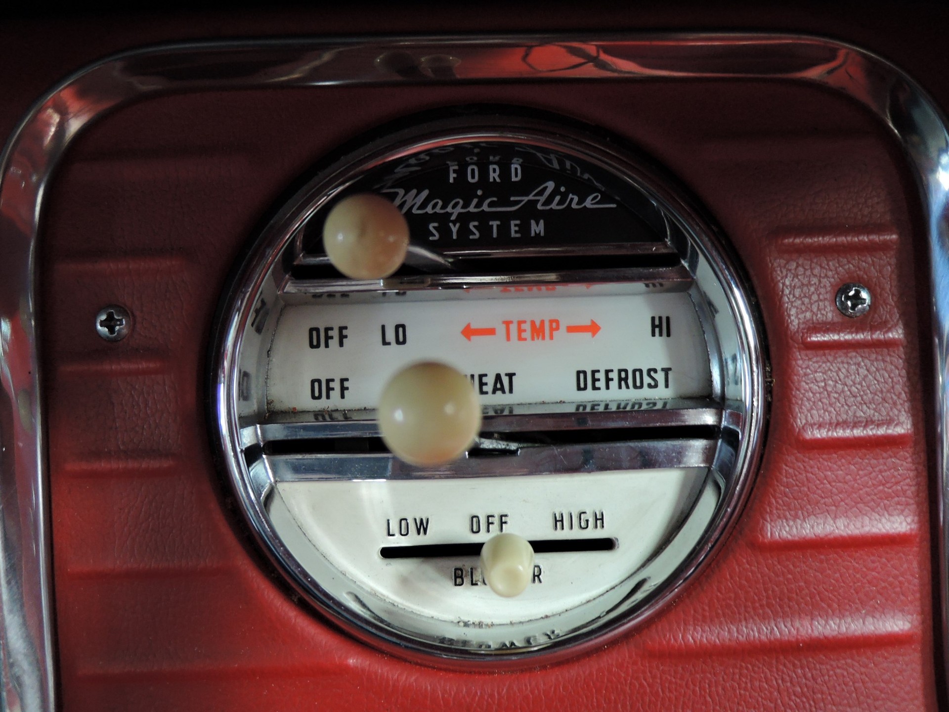 FORD Thunderbird Coupé-image-12