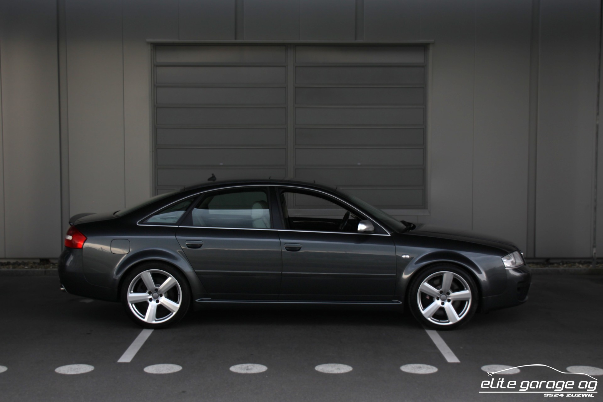 AUDI RS6 quattro tiptronic Limousine-image-5