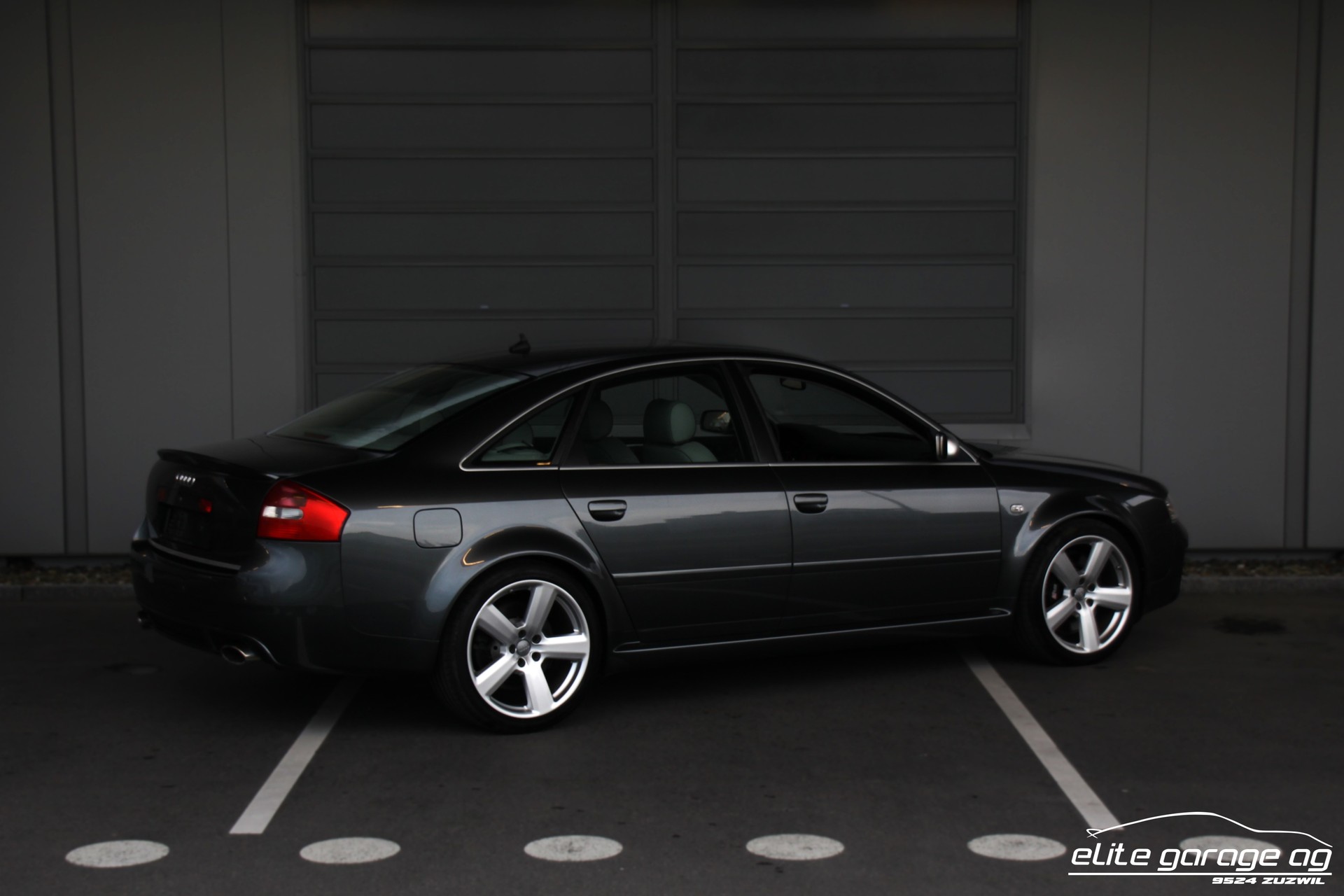 AUDI RS6 quattro tiptronic Limousine-image-4