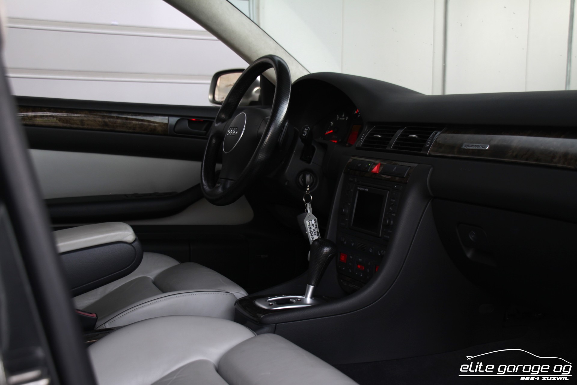 AUDI RS6 quattro tiptronic Limousine-image-14