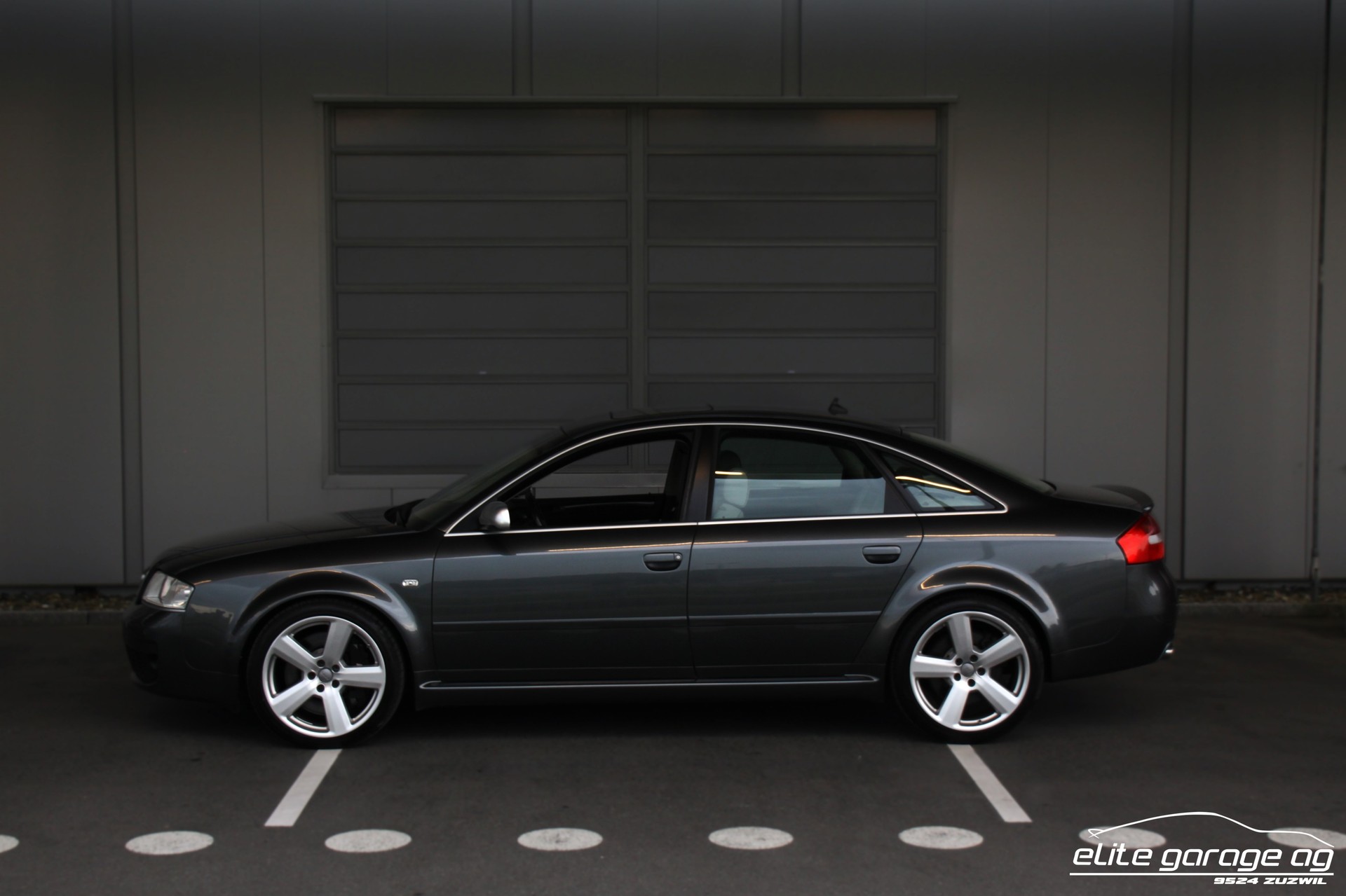 AUDI RS6 quattro tiptronic Limousine-image-1