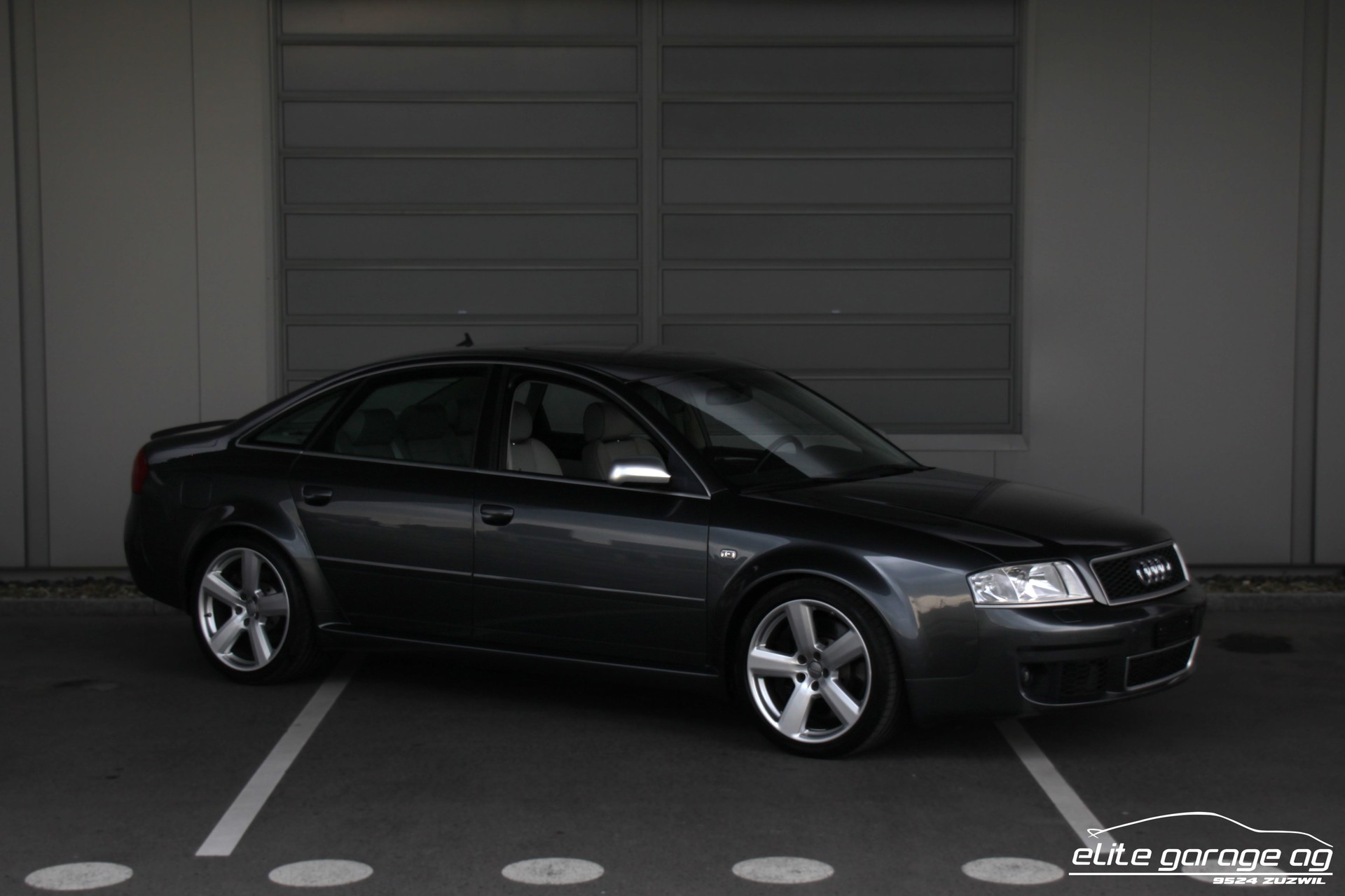 AUDI RS6 quattro tiptronic Limousine-image-6