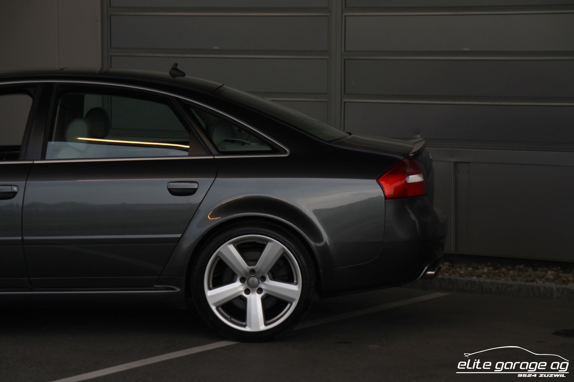 AUDI RS6 quattro tiptronic Limousine-image-10