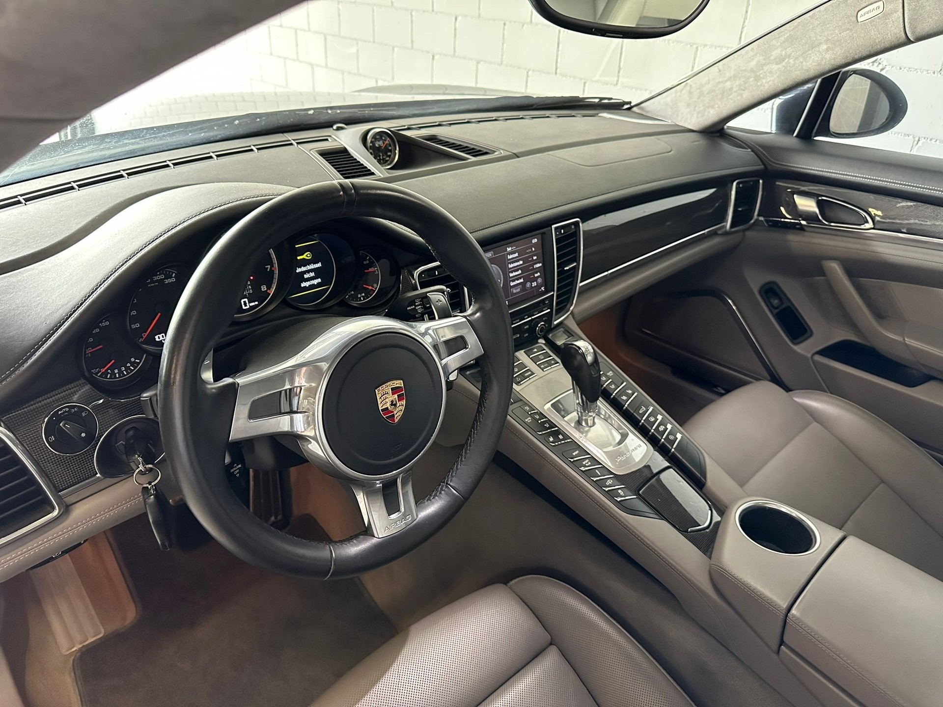 PORSCHE Panamera Turbo S 4.8 PDK mit Sport Design Paket-image-4