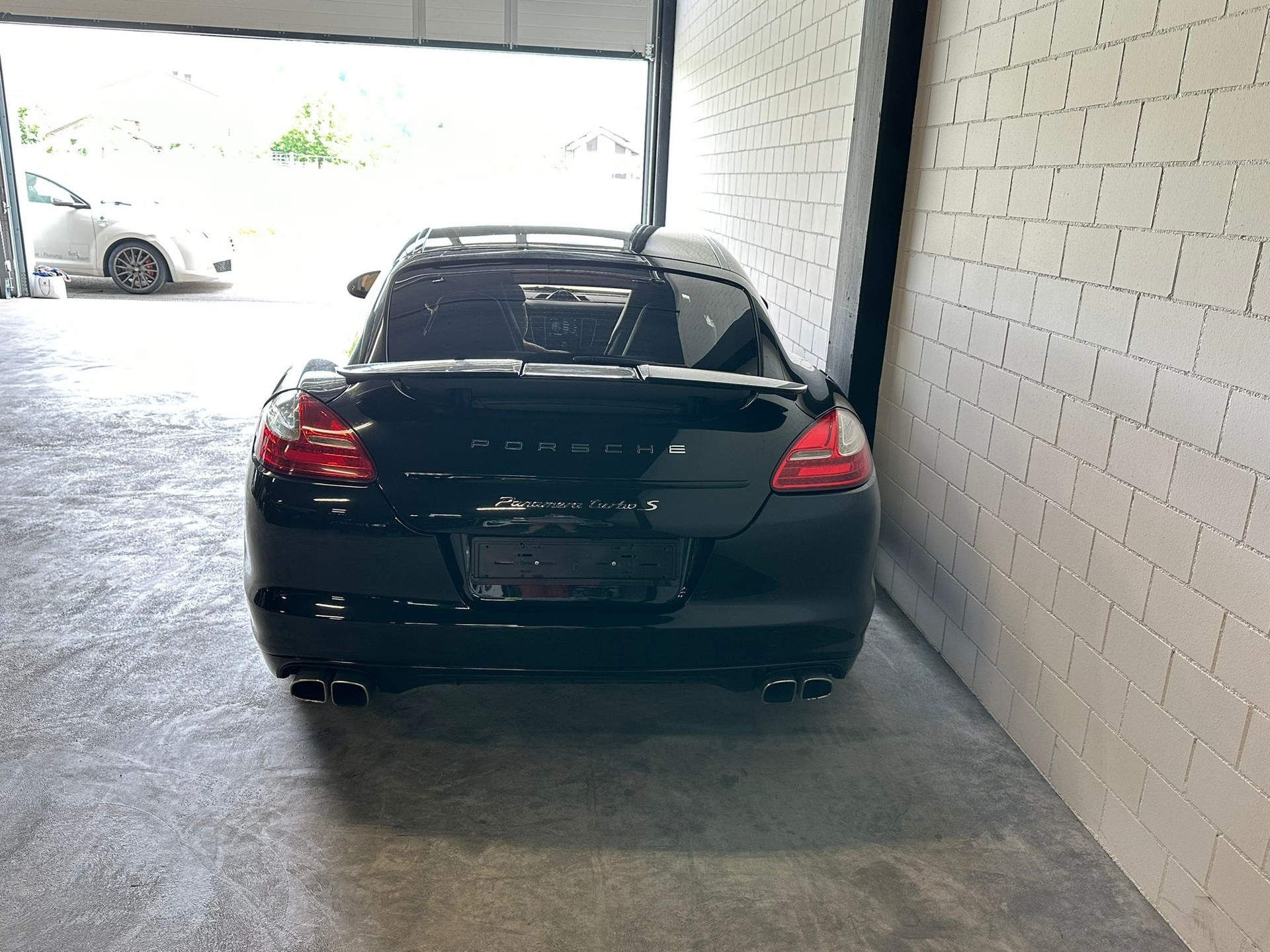 PORSCHE Panamera Turbo S 4.8 PDK mit Sport Design Paket-image-3