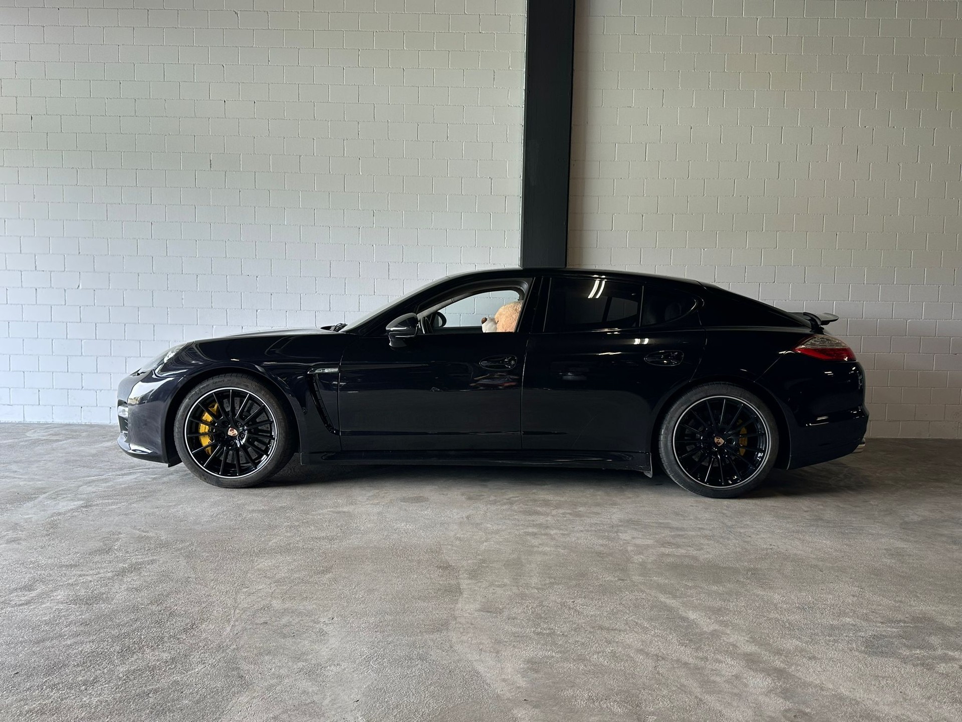 PORSCHE Panamera Turbo S 4.8 PDK mit Sport Design Paket-image-0