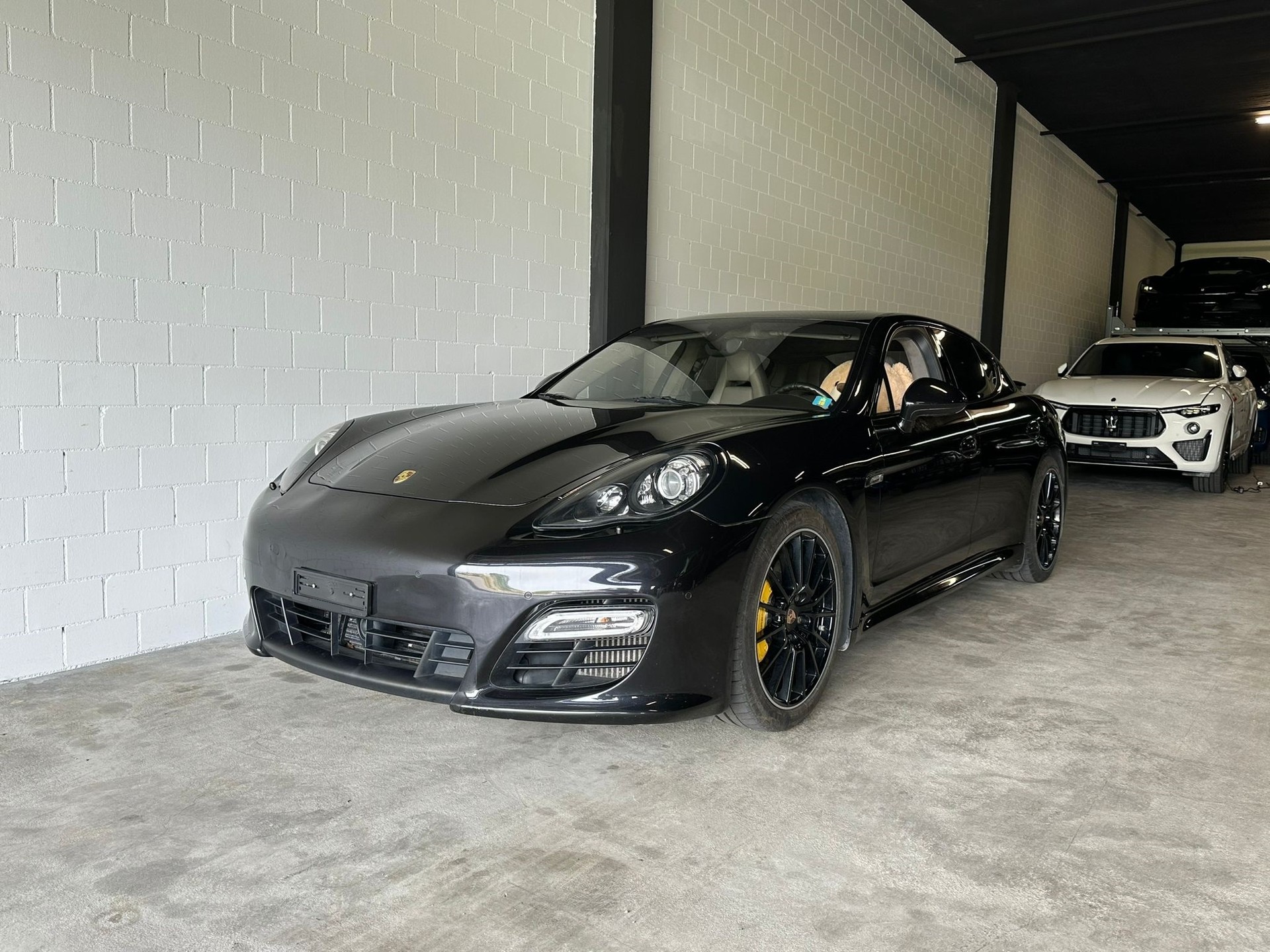 PORSCHE Panamera Turbo S 4.8 PDK mit Sport Design Paket-image-1
