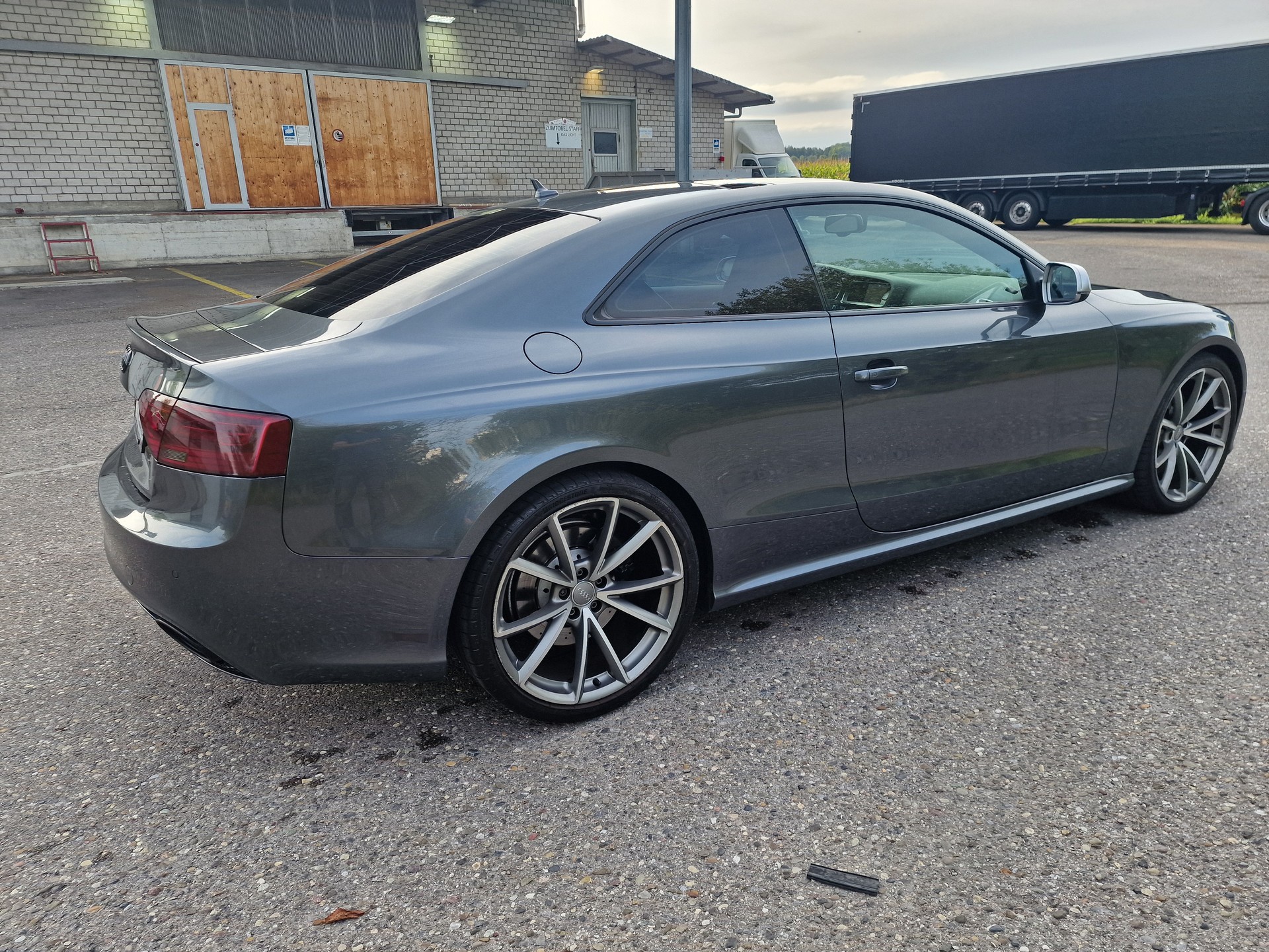 AUDI RS5 Coupé 4.2 FSI quattro S-tronic-image-4