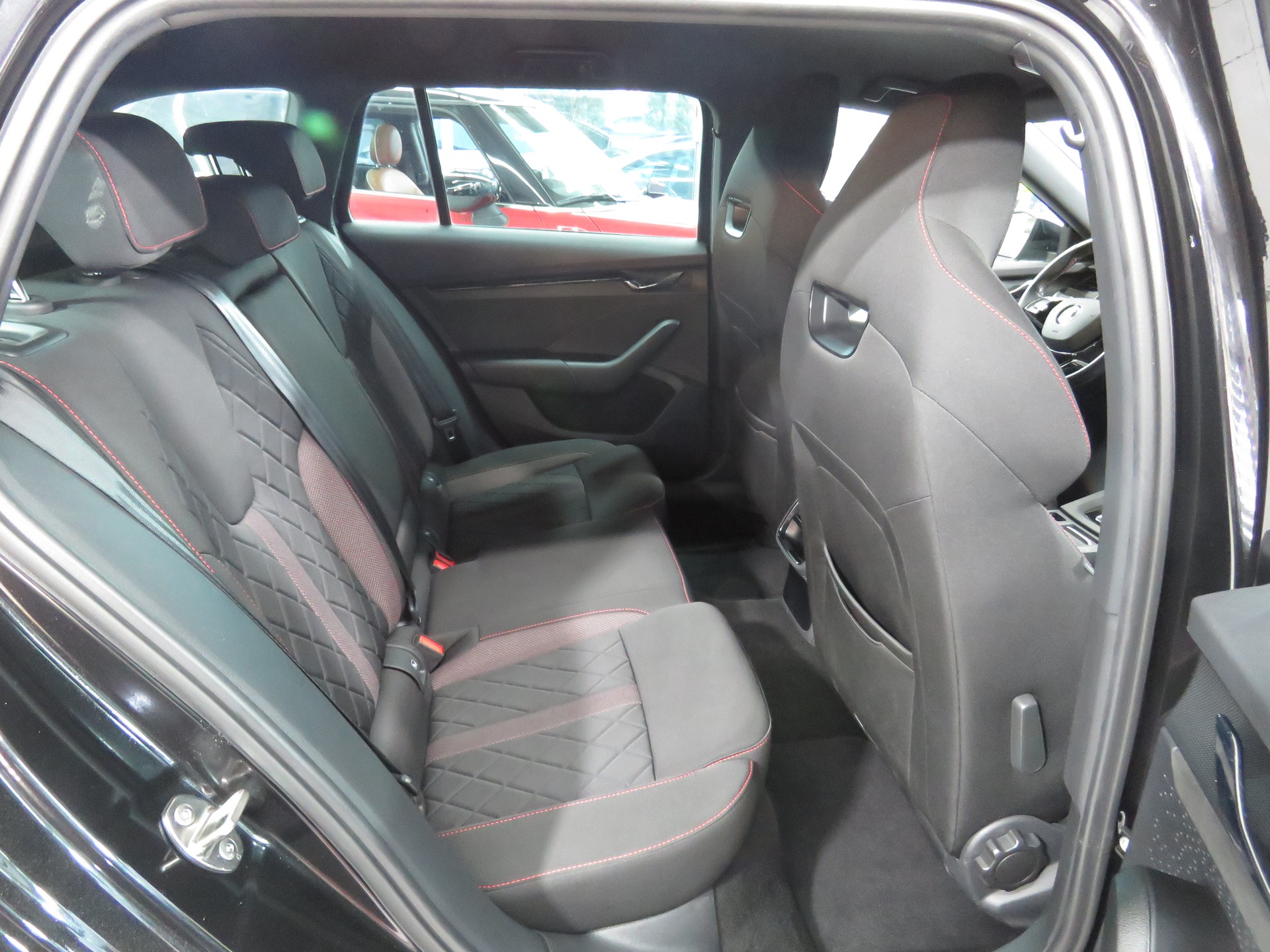 SKODA Octavia Combi 2.0 TSI DSG RS (Automat, Standheizung)-image-12
