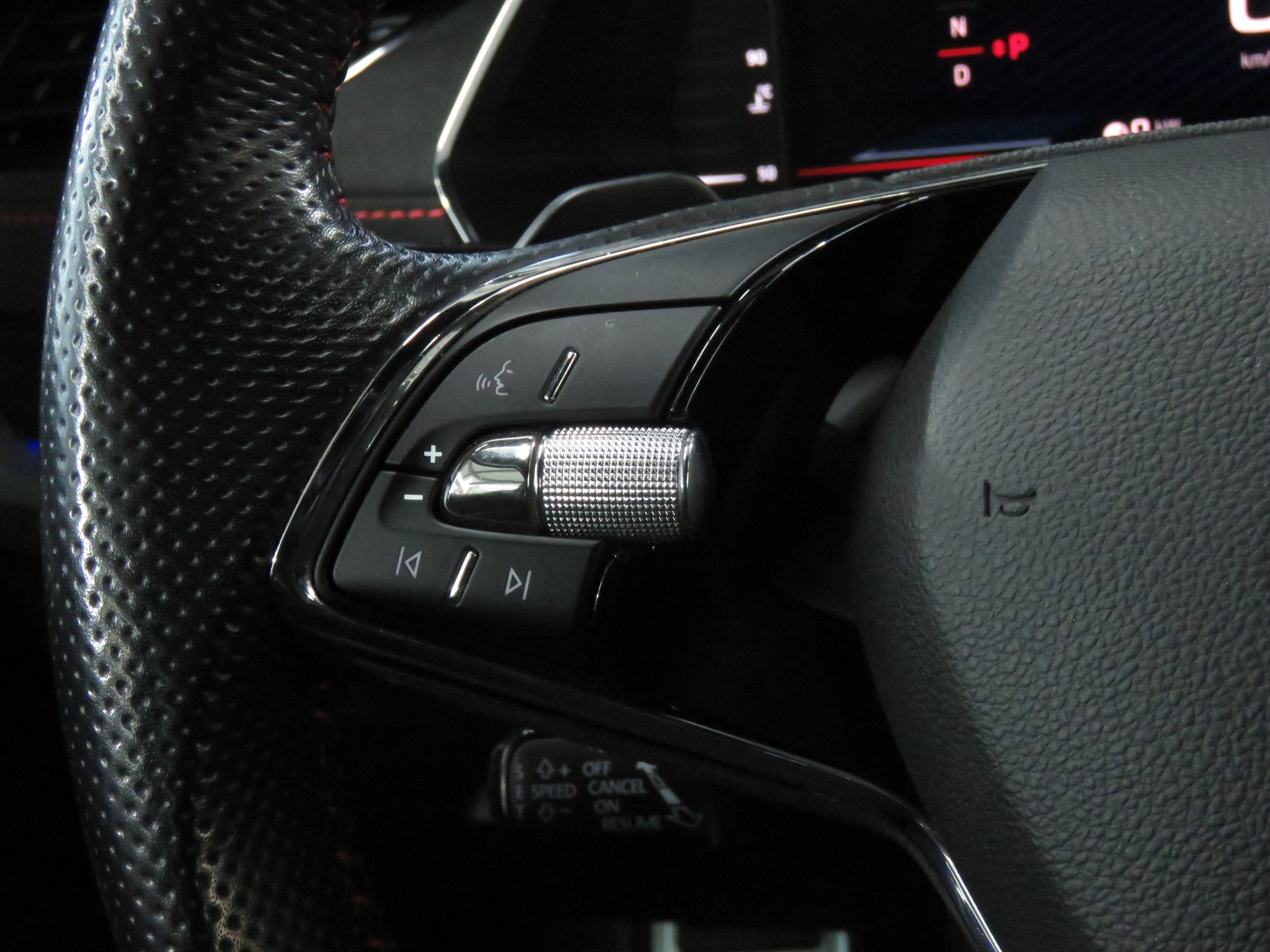 SKODA Octavia Combi 2.0 TSI DSG RS (Automat, Standheizung)-image-22