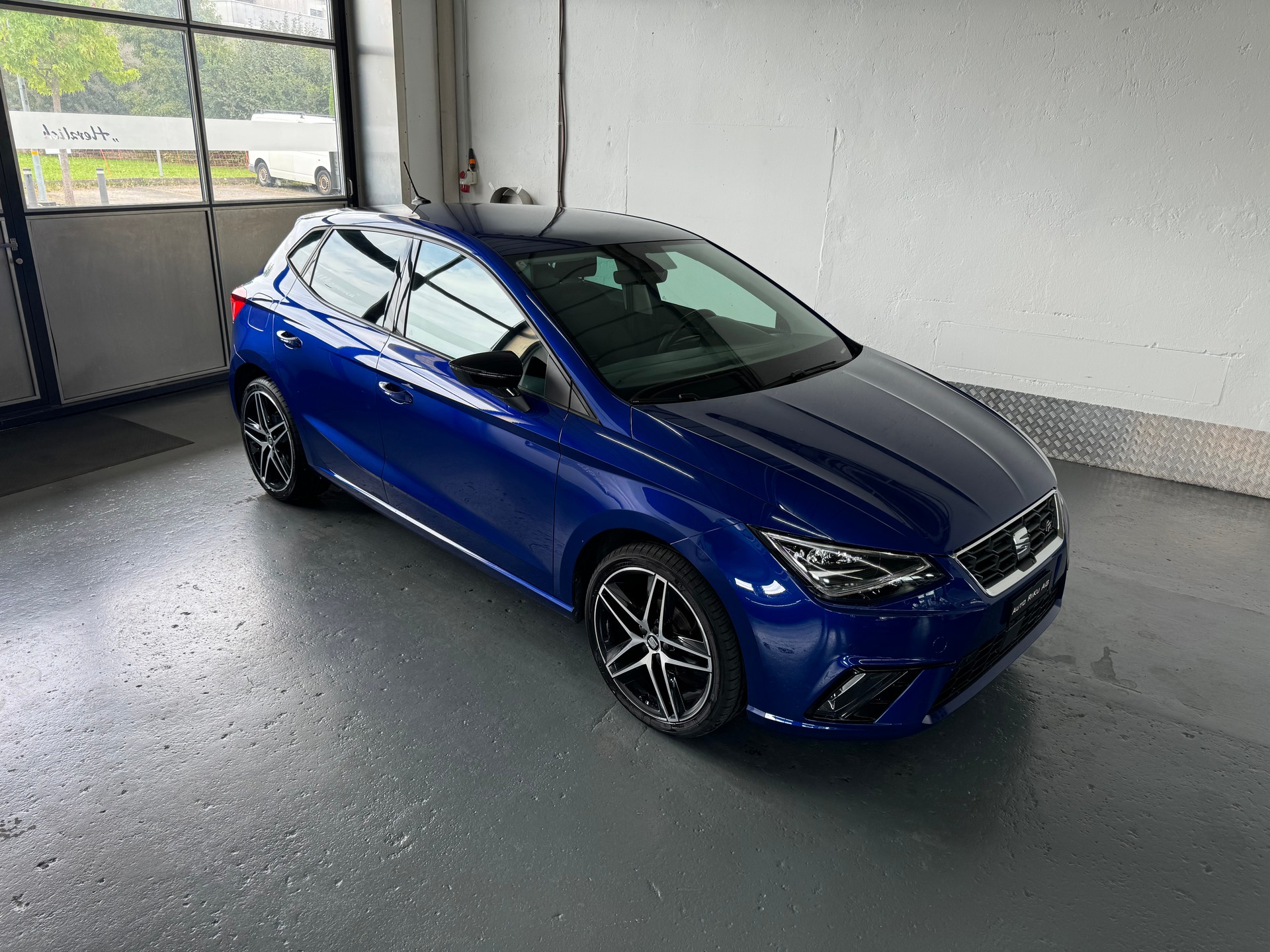 SEAT Ibiza 1.0 TGI CNG Swiss FR Evolution-image-0