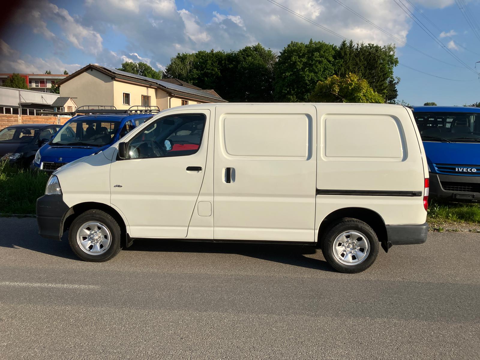TOYOTA Hiace D-4D Kombi 4WD SWB-image-2