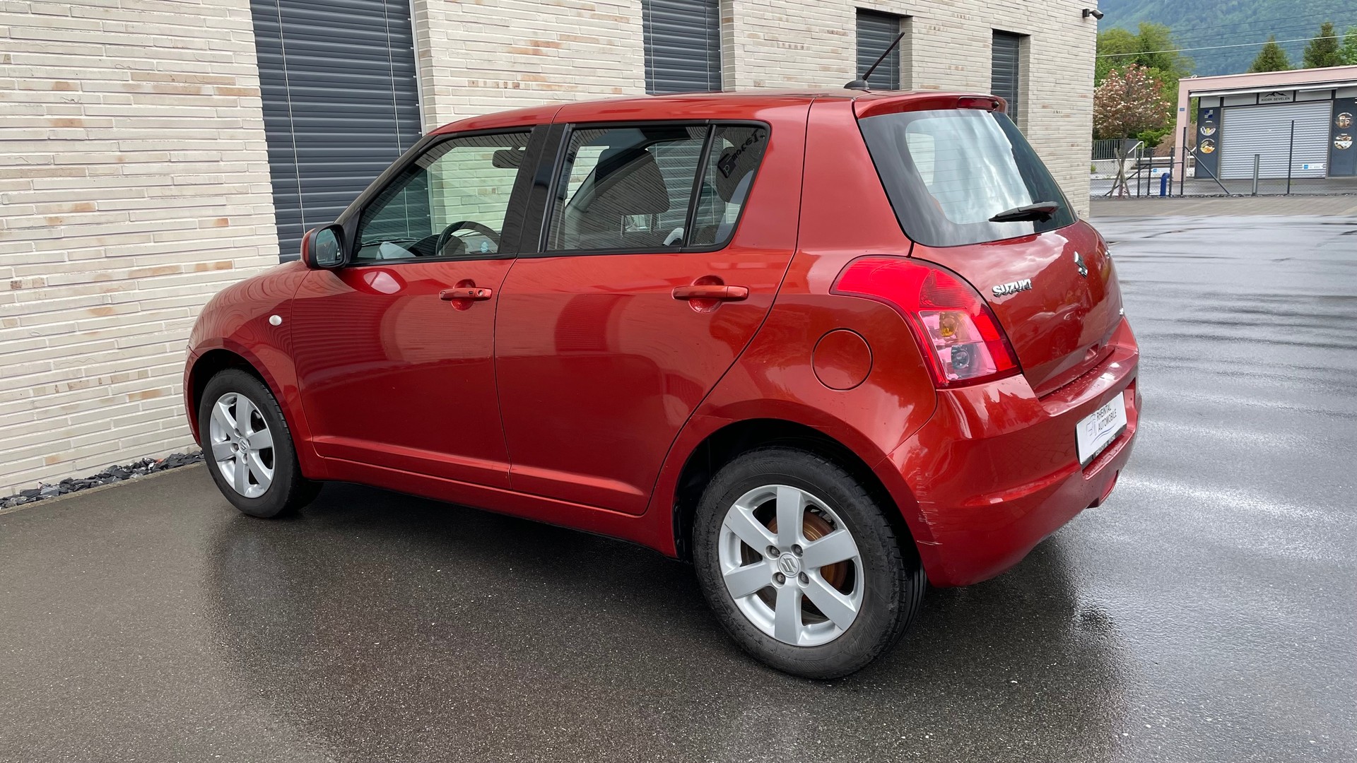 SUZUKI Swift 1.3i 16V GL 4x4-image-12