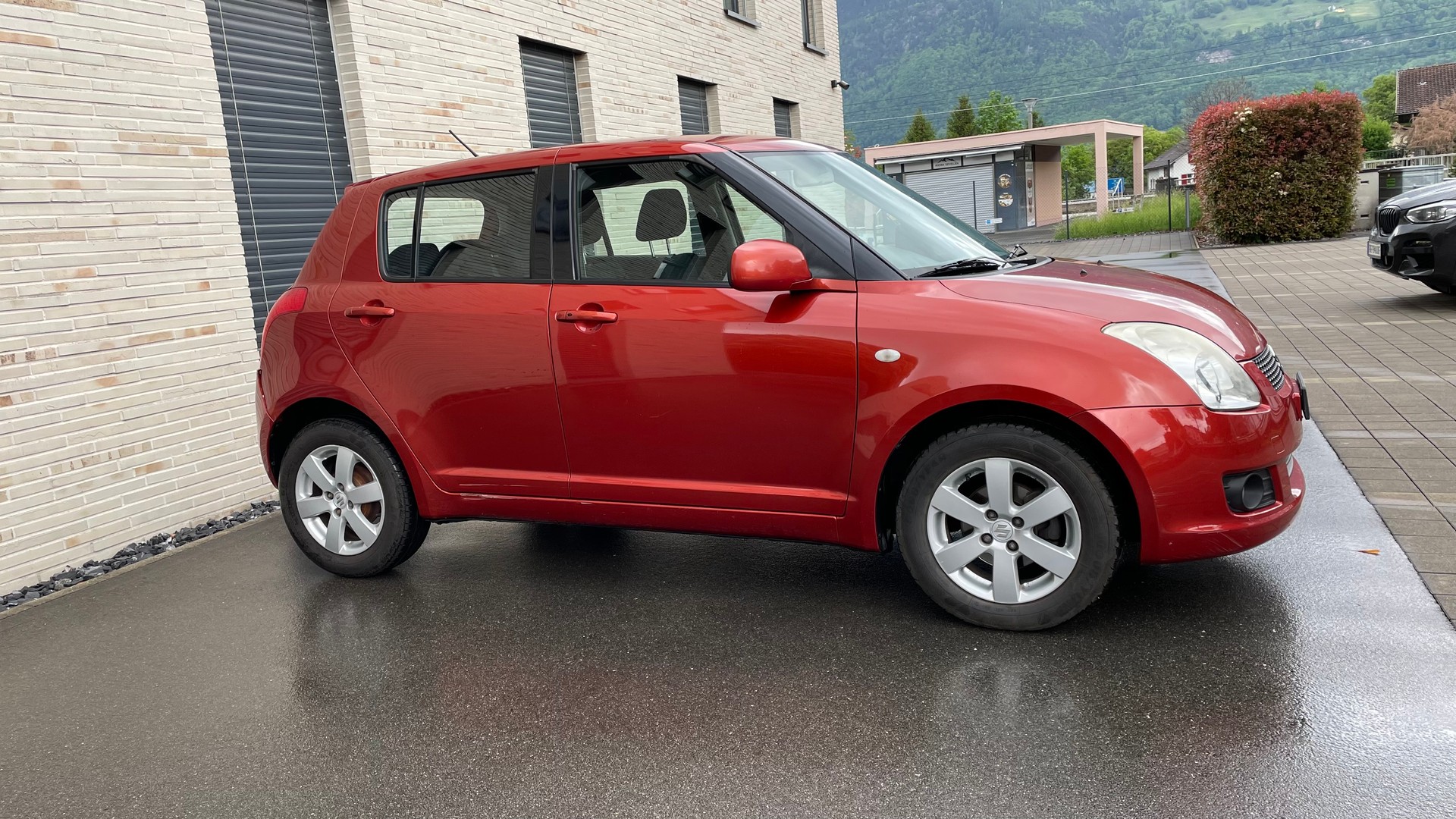 SUZUKI Swift 1.3i 16V GL 4x4-image-2