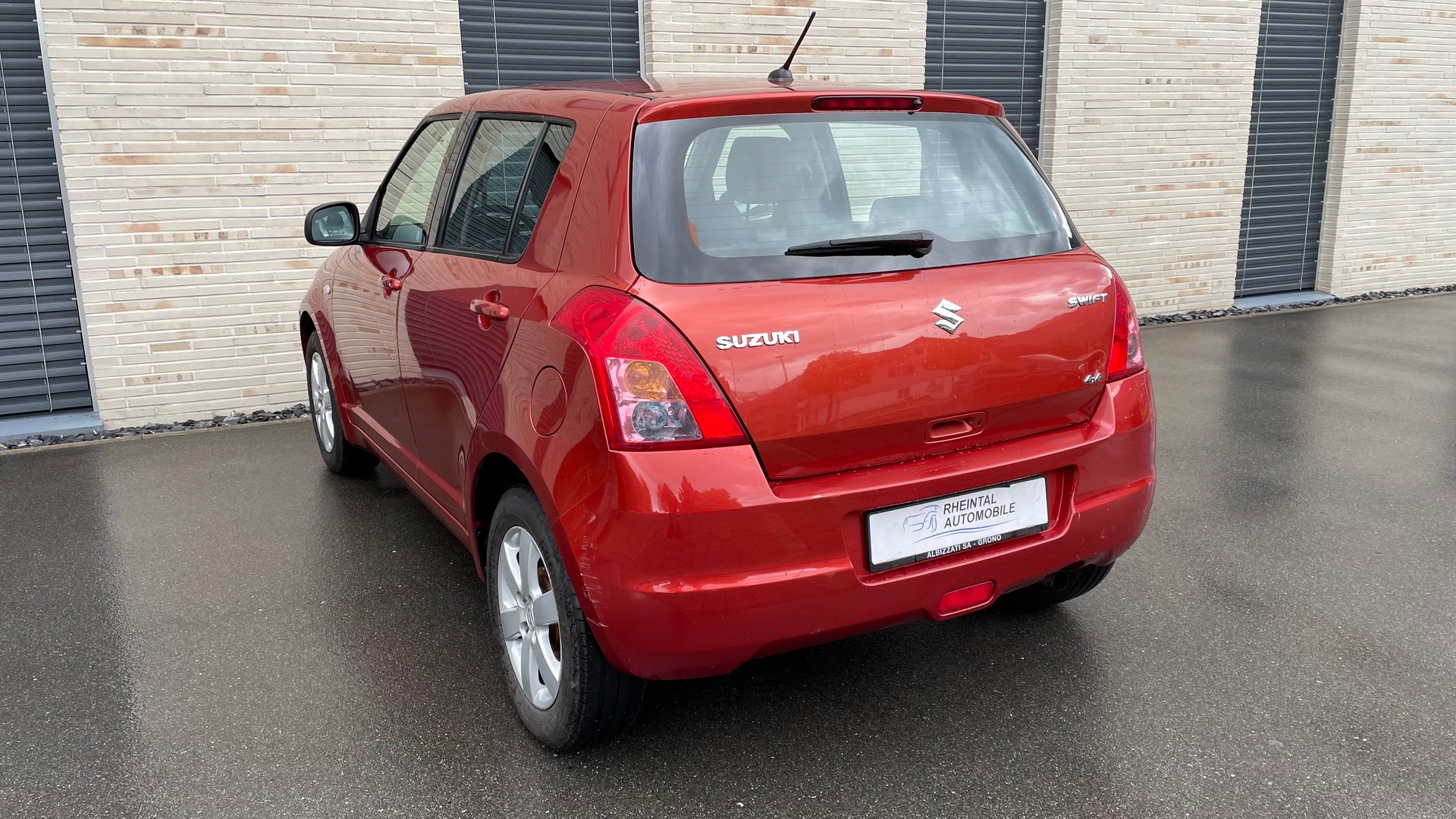 SUZUKI Swift 1.3i 16V GL 4x4-image-10