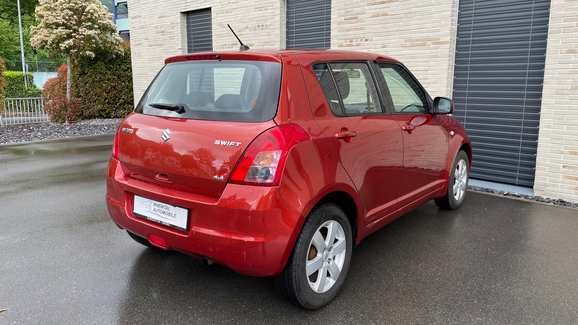 SUZUKI Swift 1.3i 16V GL 4x4-image-6