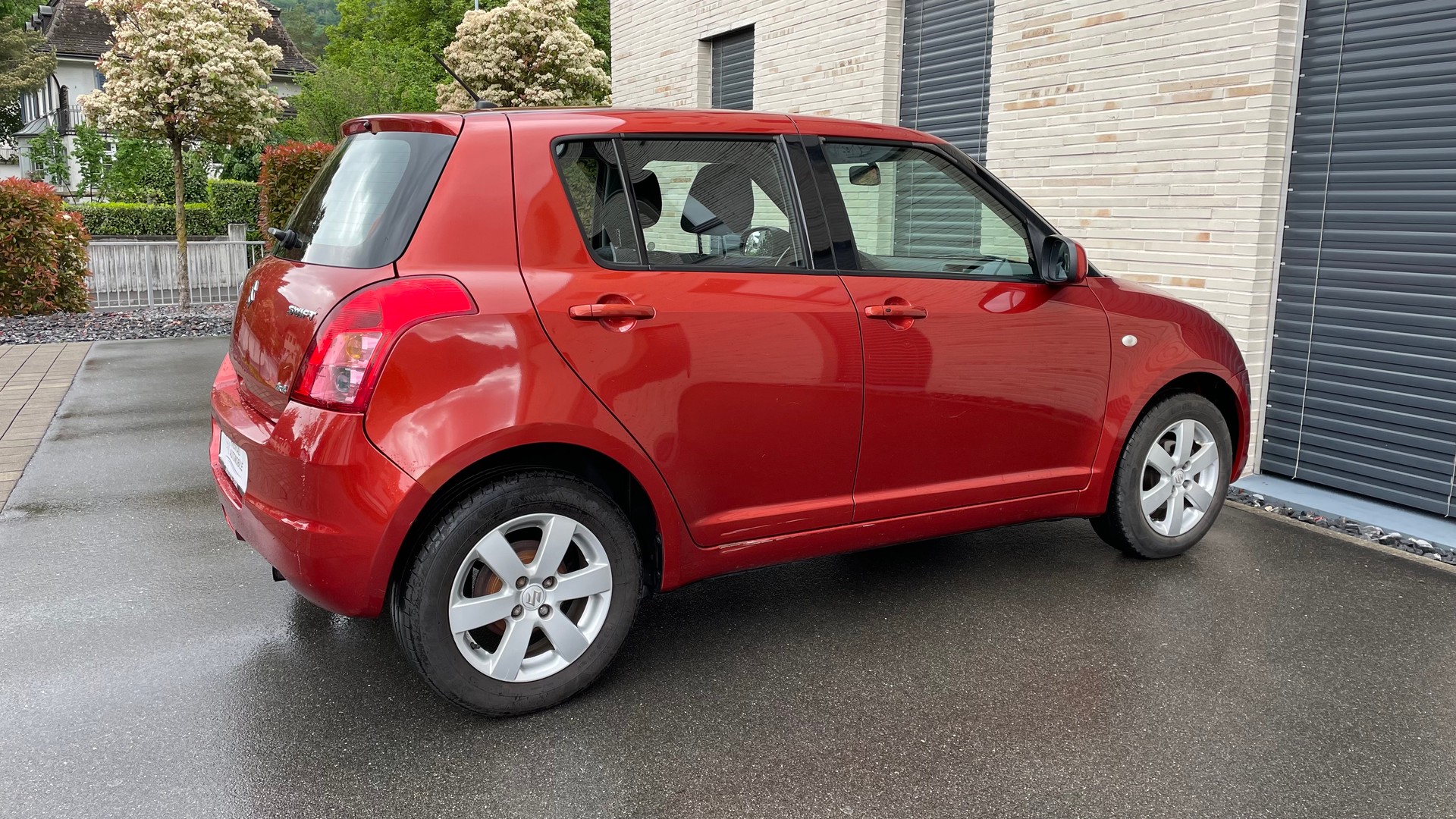 SUZUKI Swift 1.3i 16V GL 4x4-image-8