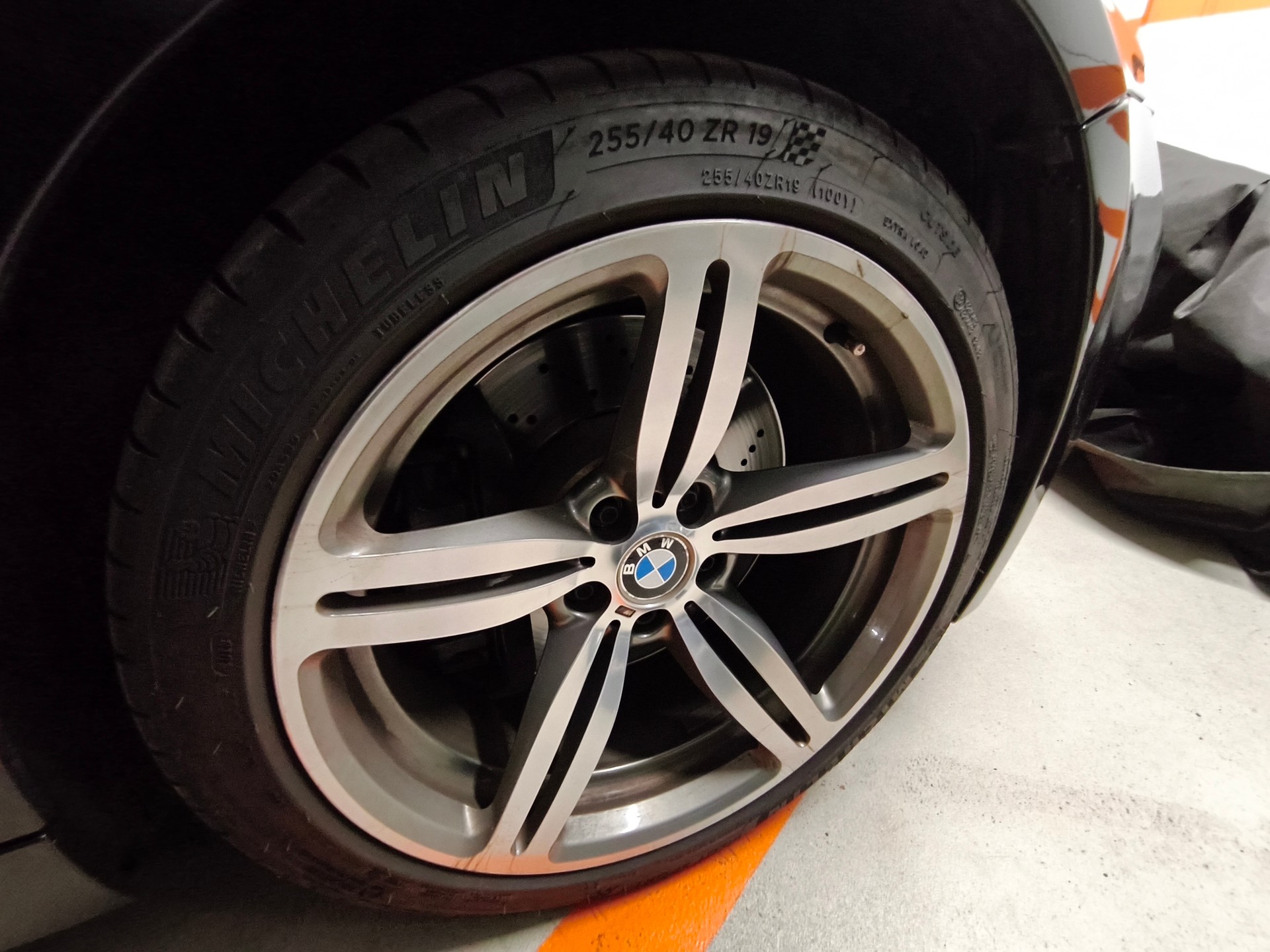 BMW M6-image-13