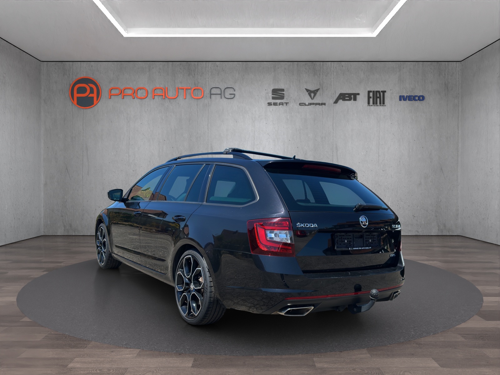 SKODA Octavia Combi 2.0 TSI RS DSG-image-2