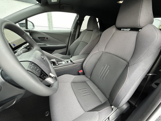TOYOTA C-HR 2.0 HSD CVTTrend 4WD-image-6