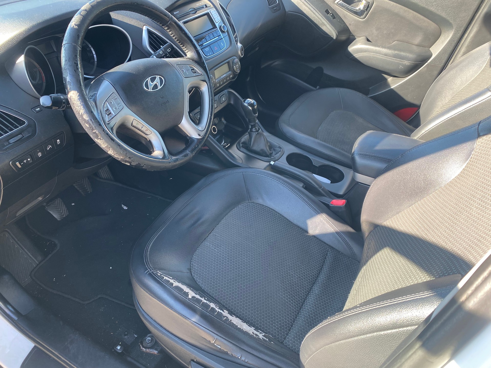 HYUNDAI iX 35 1.7 CRDi Style 2WD-image-4