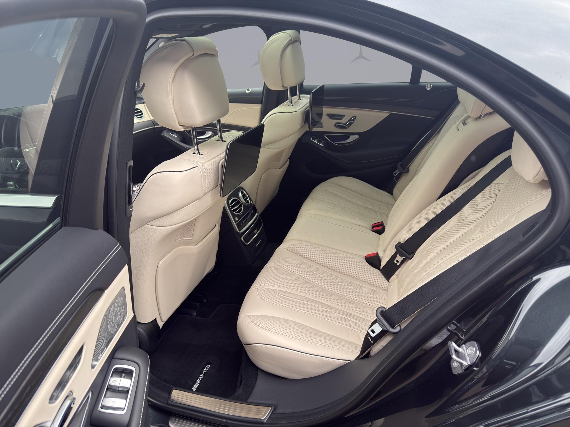 MERCEDES-BENZ S 400 d AMG Line 4matic-image-13