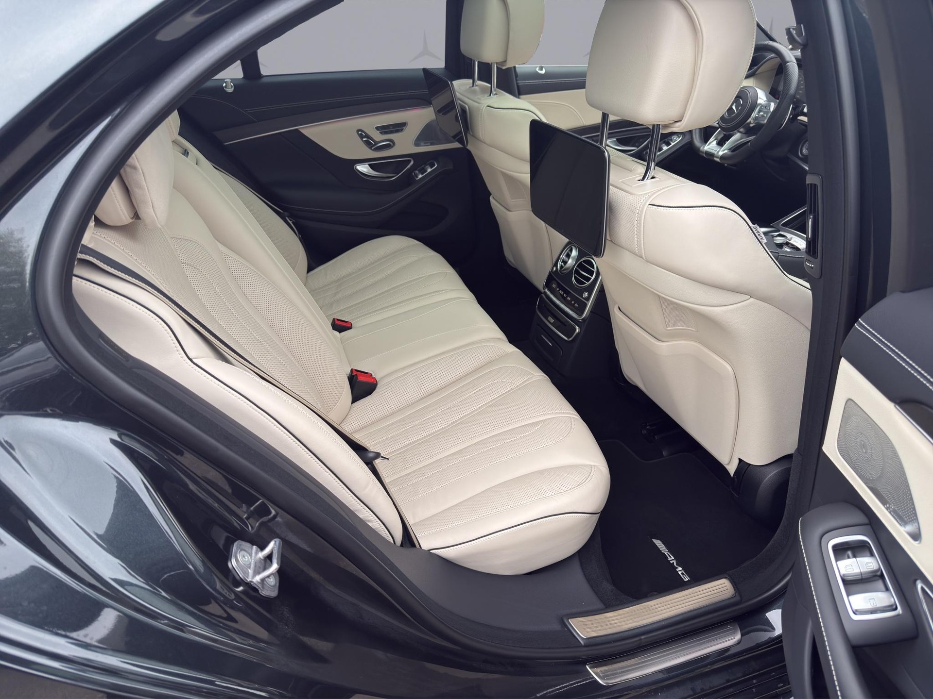 MERCEDES-BENZ S 400 d AMG Line 4matic-image-18