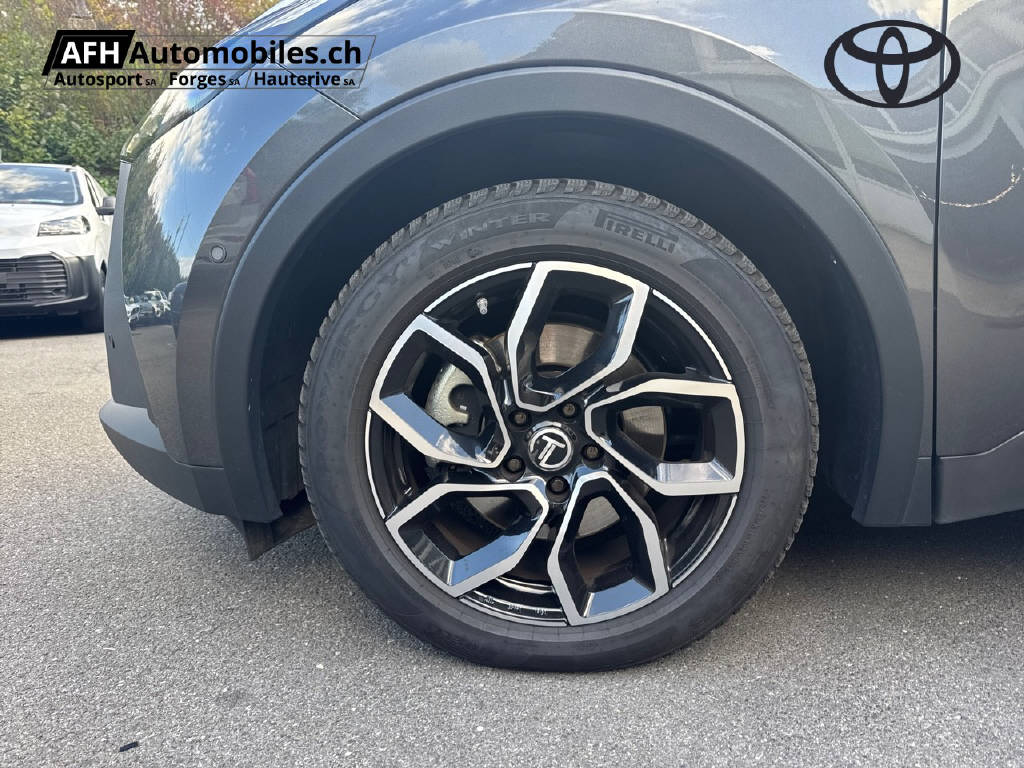 TOYOTA C-HR 2.0 PHEV Trend-image-17