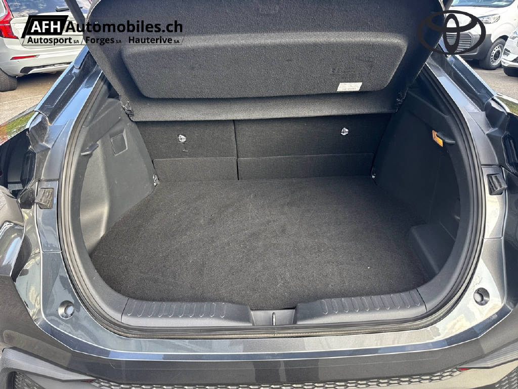 TOYOTA C-HR 2.0 PHEV Trend-image-16
