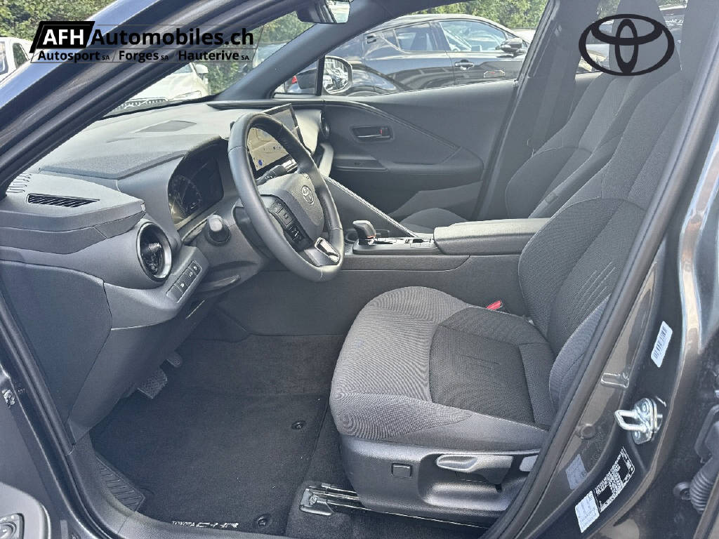 TOYOTA C-HR 2.0 PHEV Trend-image-11