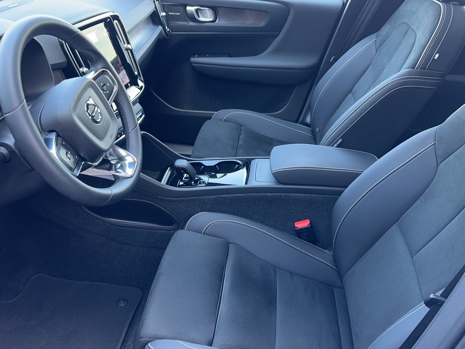 VOLVO C40 P8 Twin Recharge Ultimate AWD-image-8