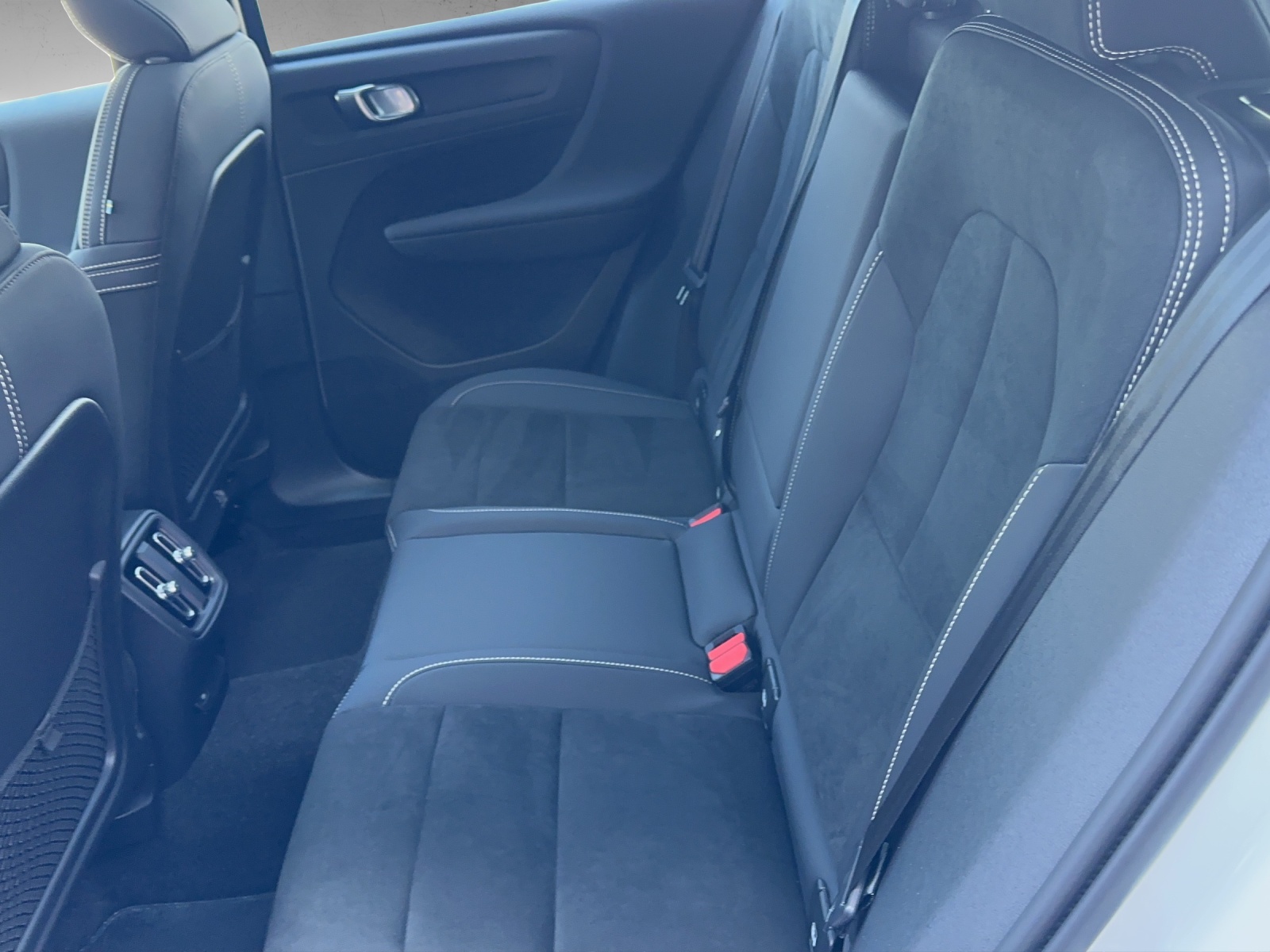 VOLVO C40 P8 Twin Recharge Ultimate AWD-image-9