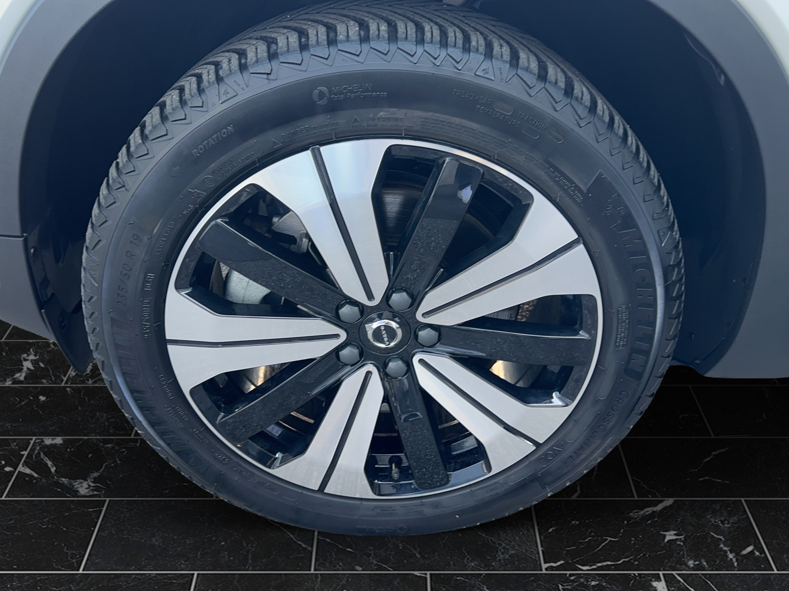 VOLVO C40 P8 Twin Recharge Ultimate AWD-image-15