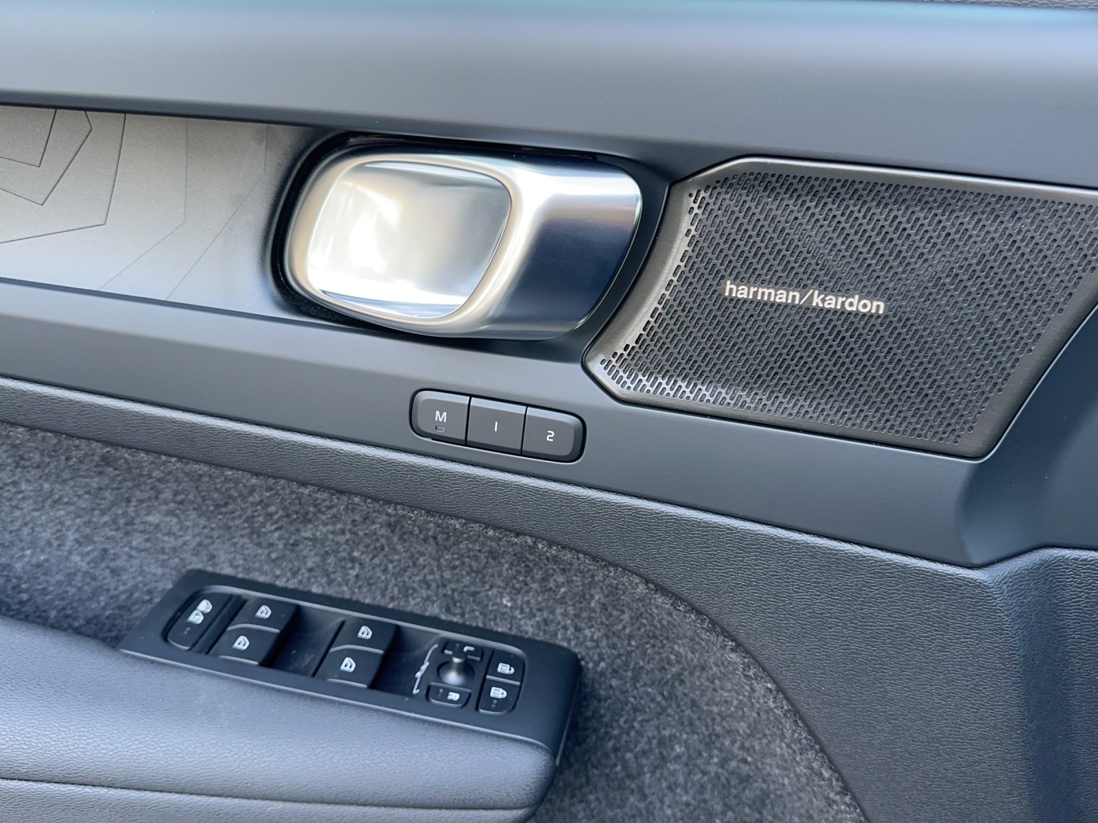 VOLVO C40 P8 Twin Recharge Ultimate AWD-image-10